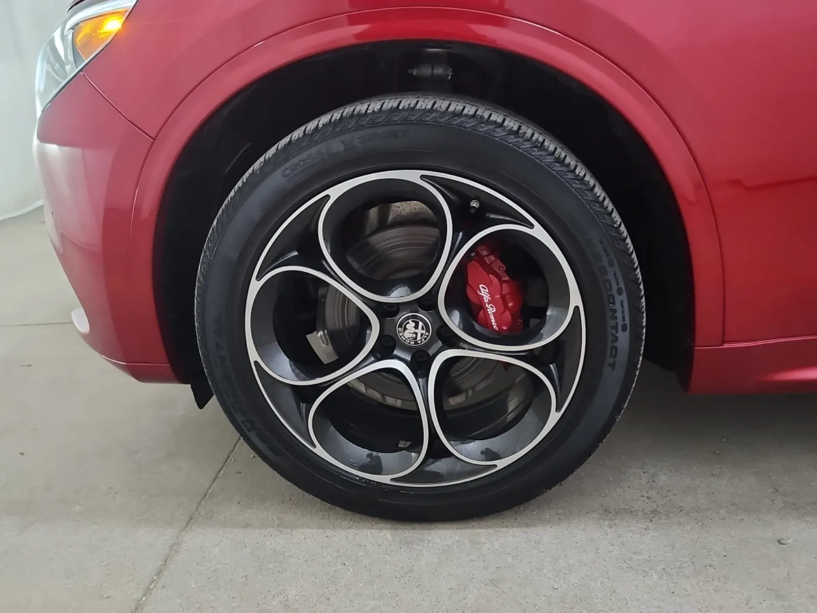 Front driver wheel/tire photo
