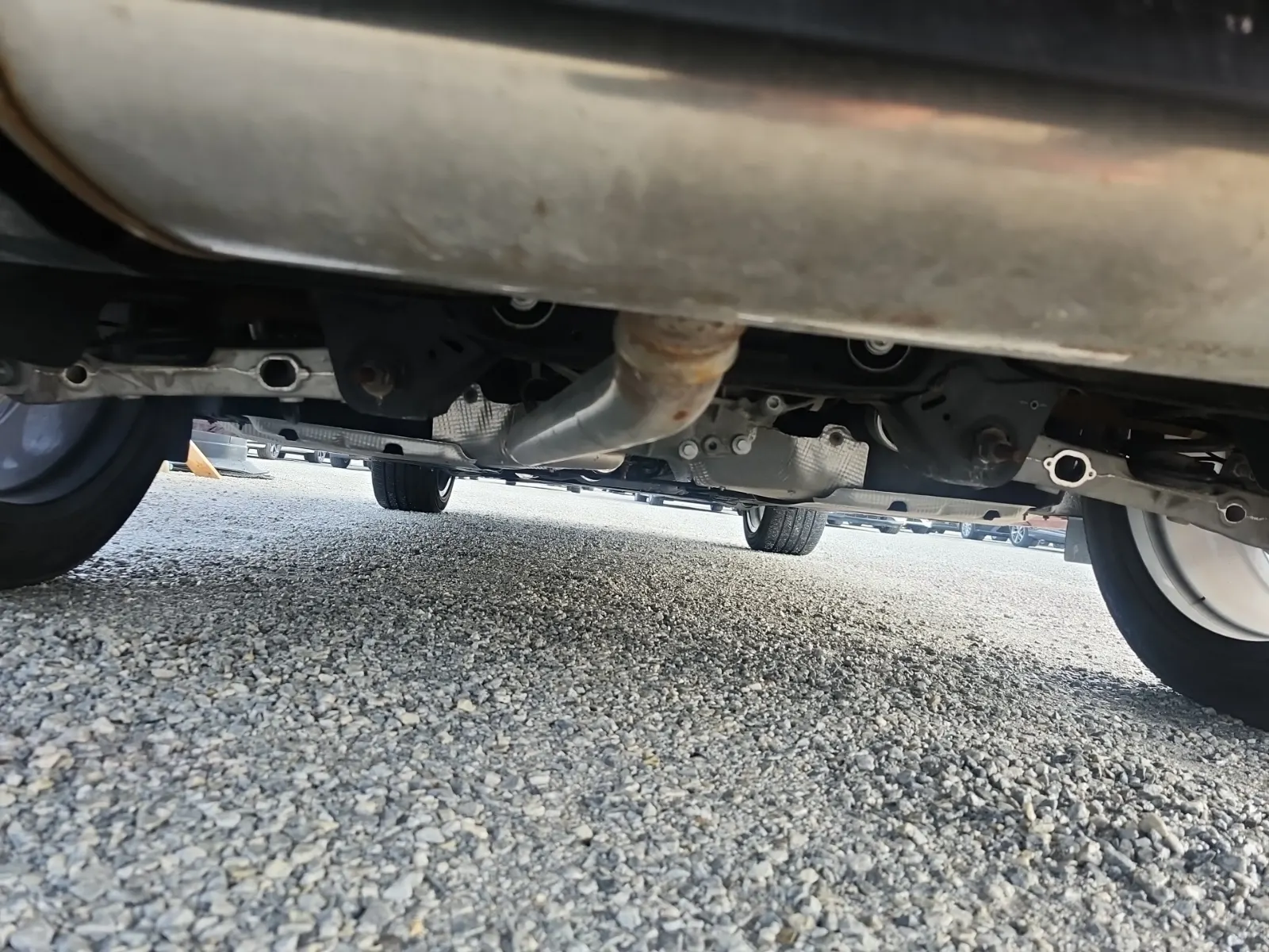 Undercarriage - Rear Photo