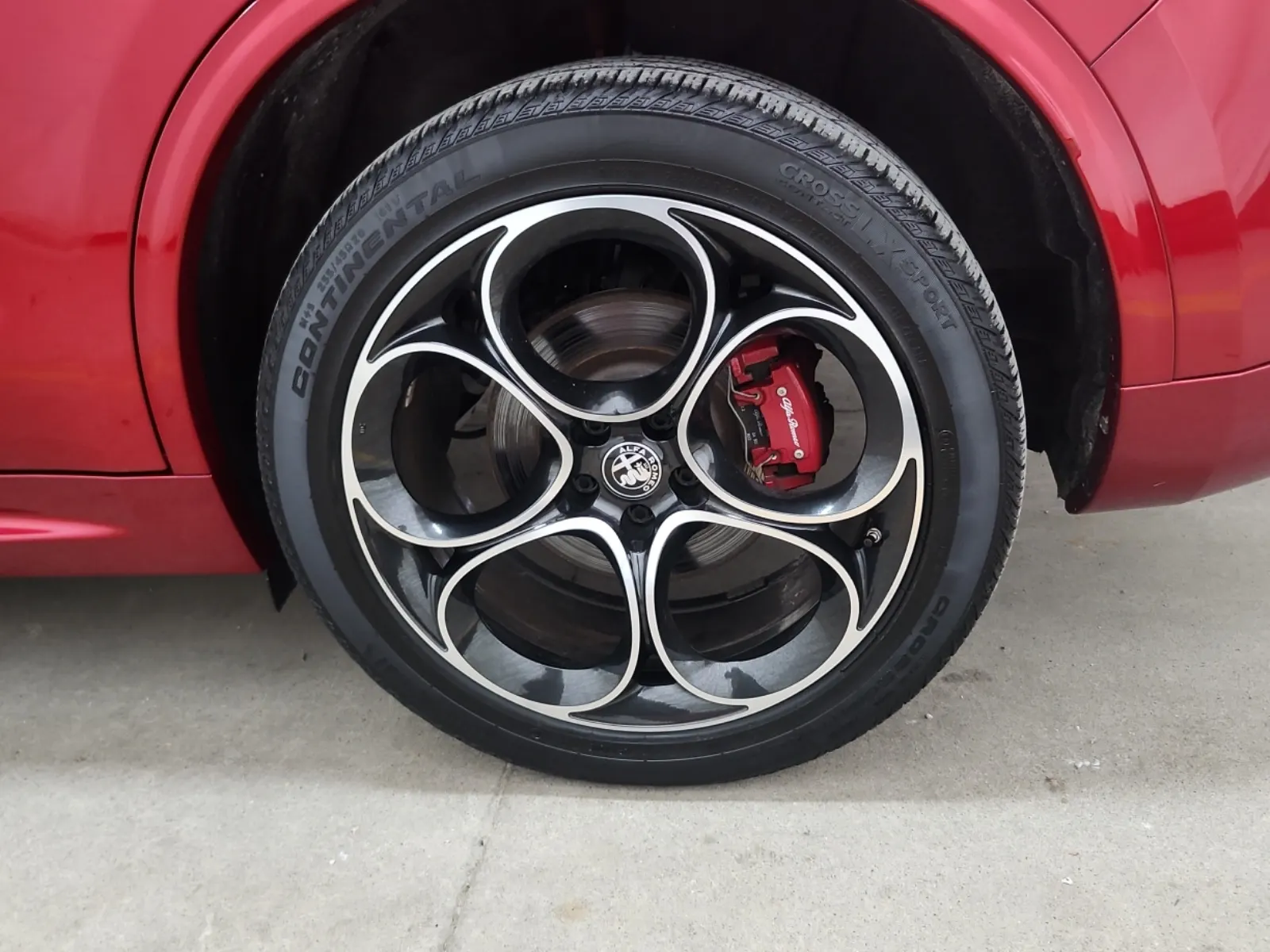 Left Rear Wheel/Tire Photo