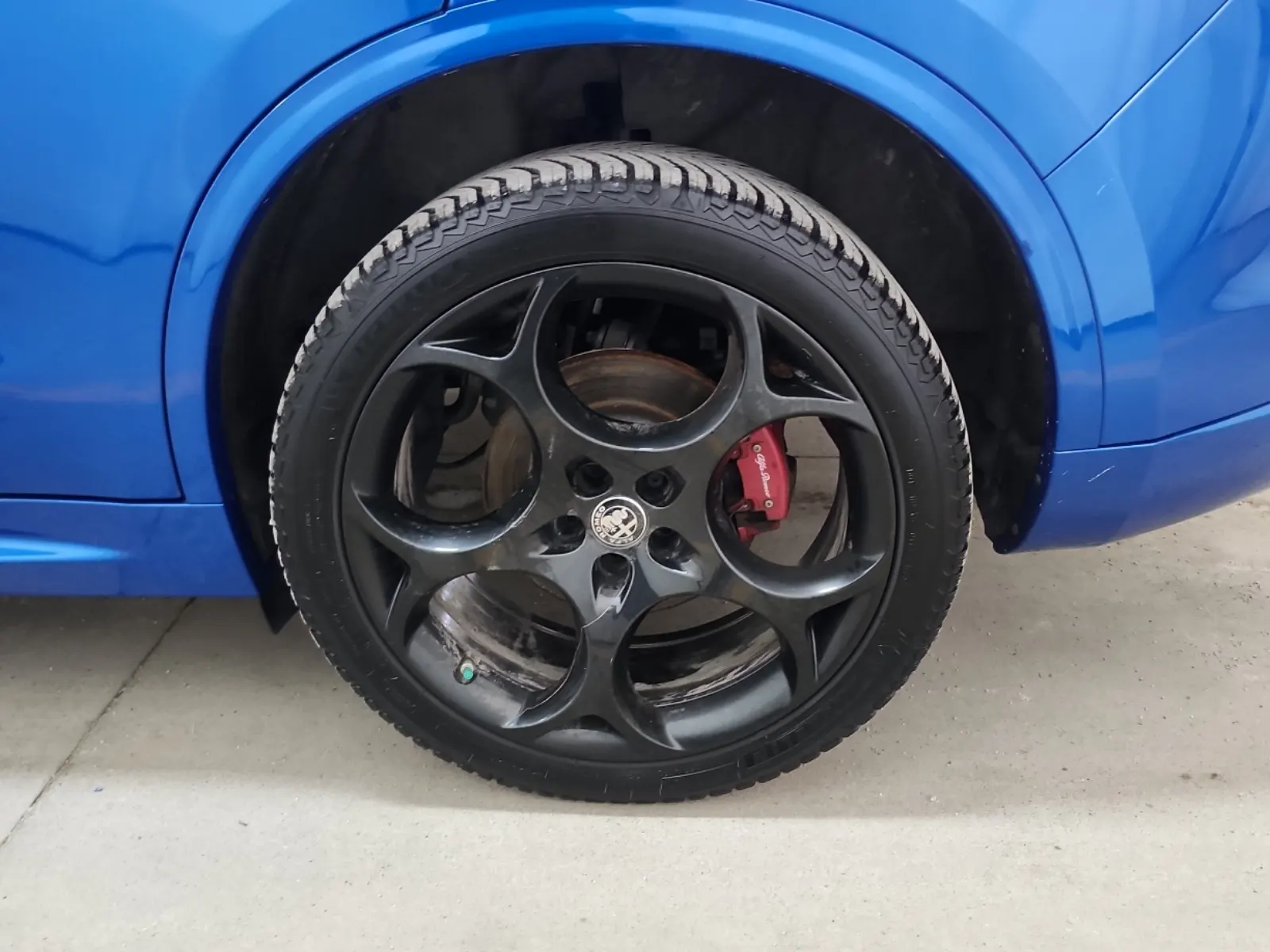 Left Rear Wheel/Tire Photo