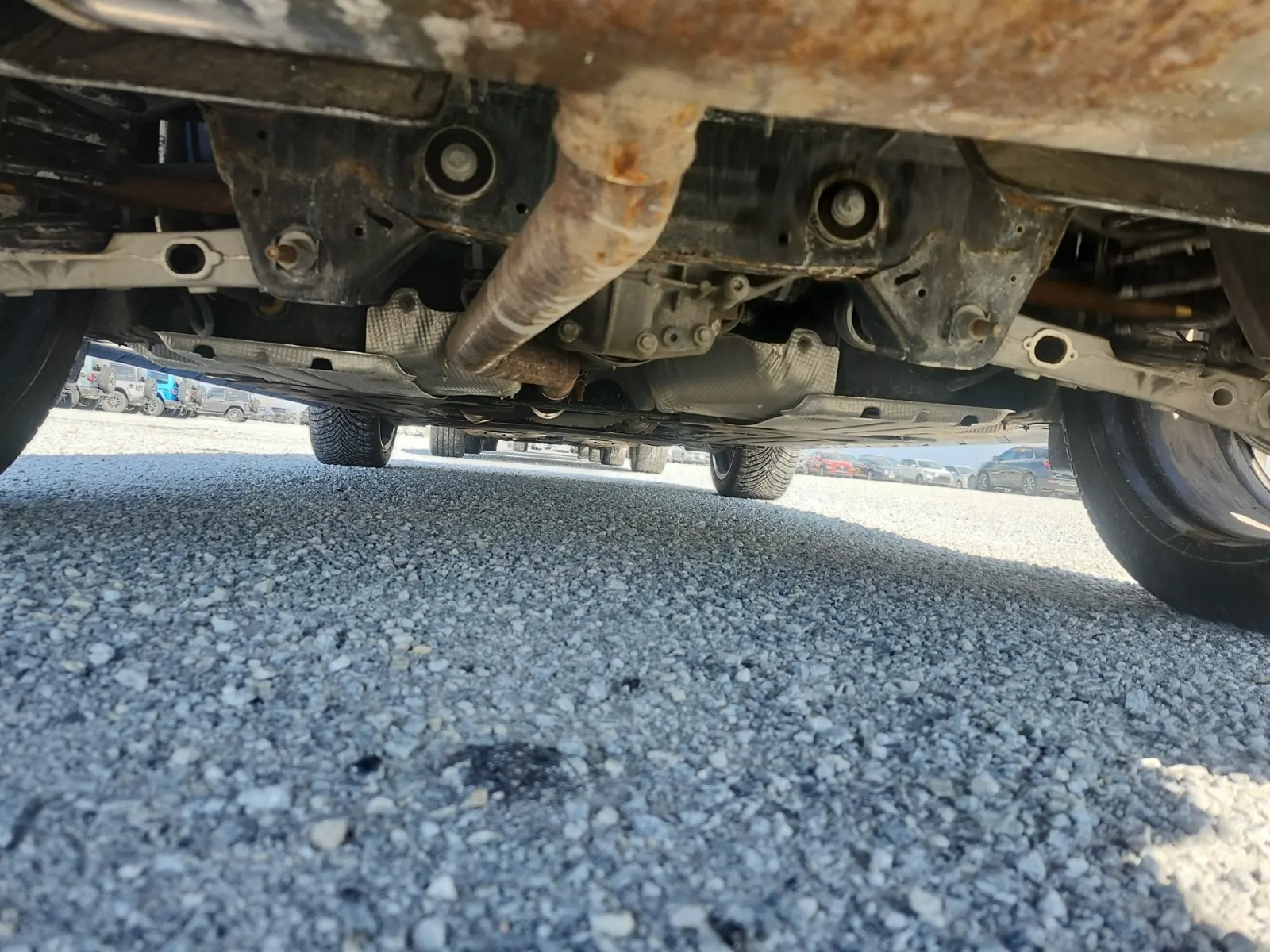 Undercarriage - Rear Photo