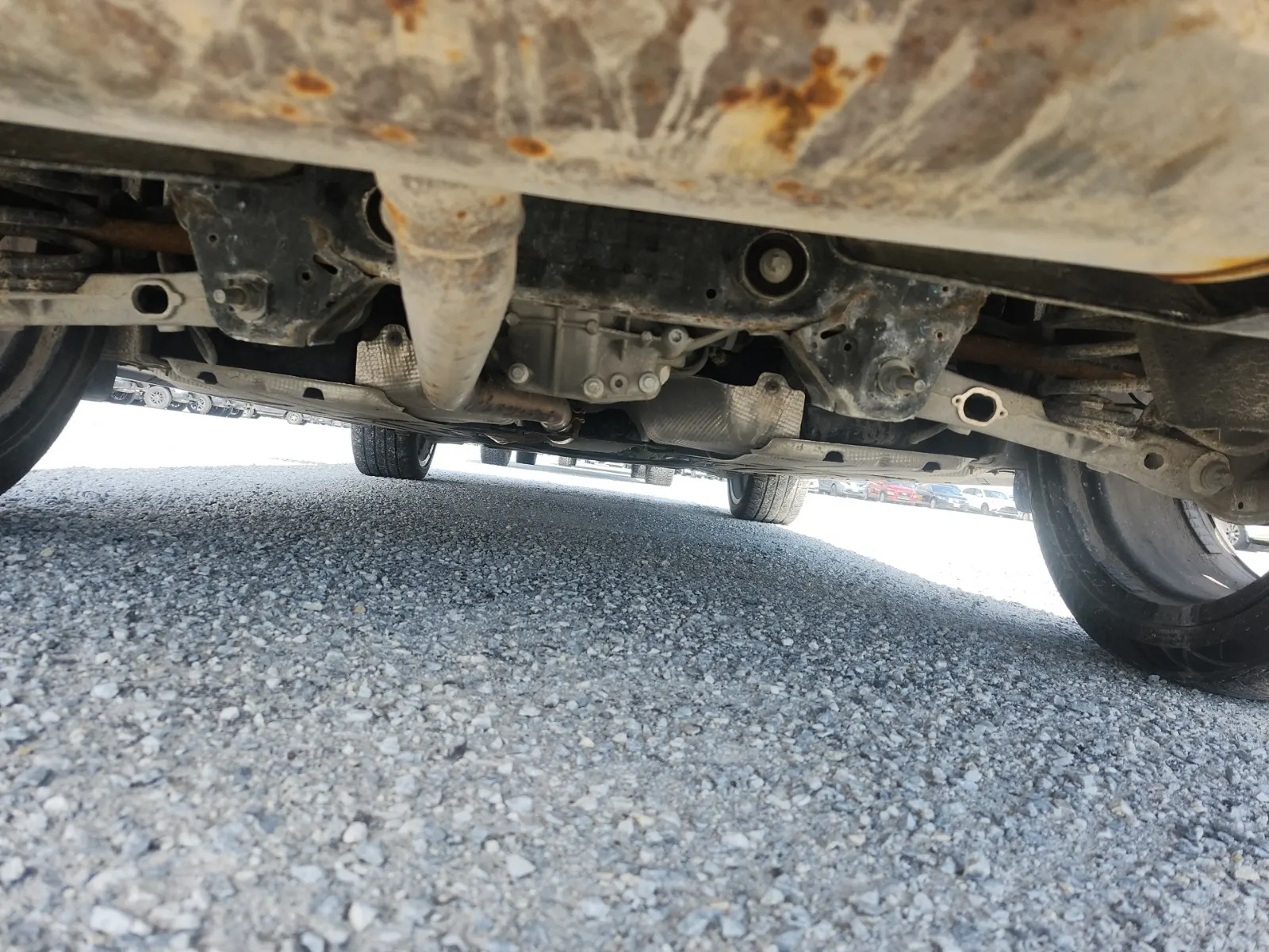 Undercarriage - Rear Photo
