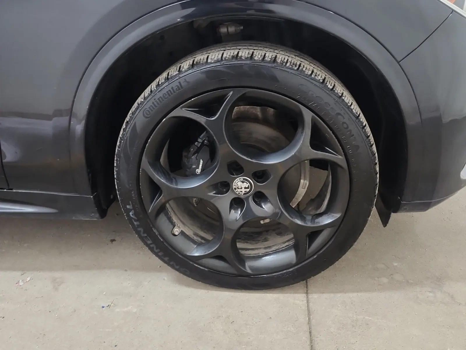 Right Front Wheel/Tire Photo