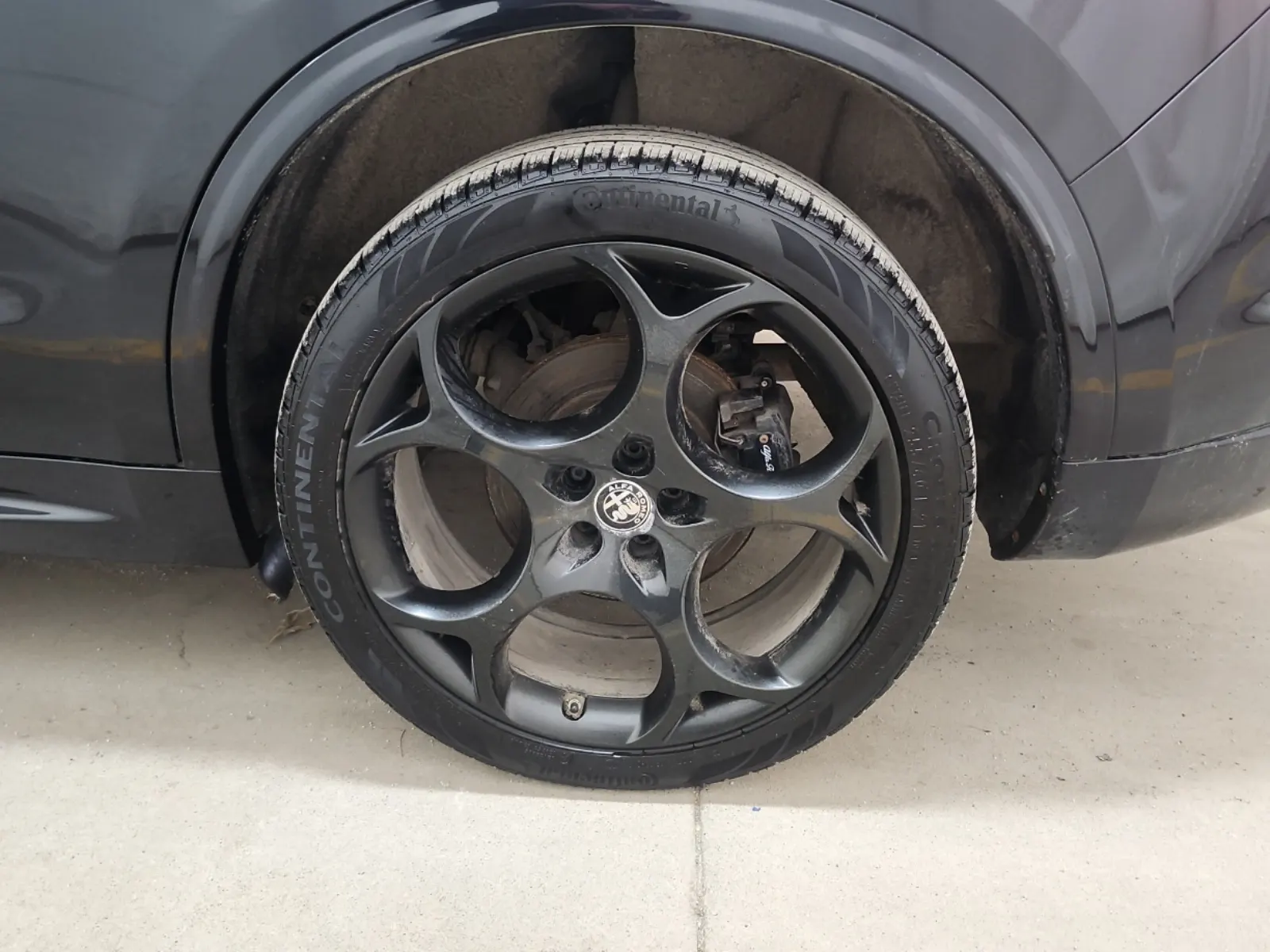 Left Rear Wheel/Tire Photo