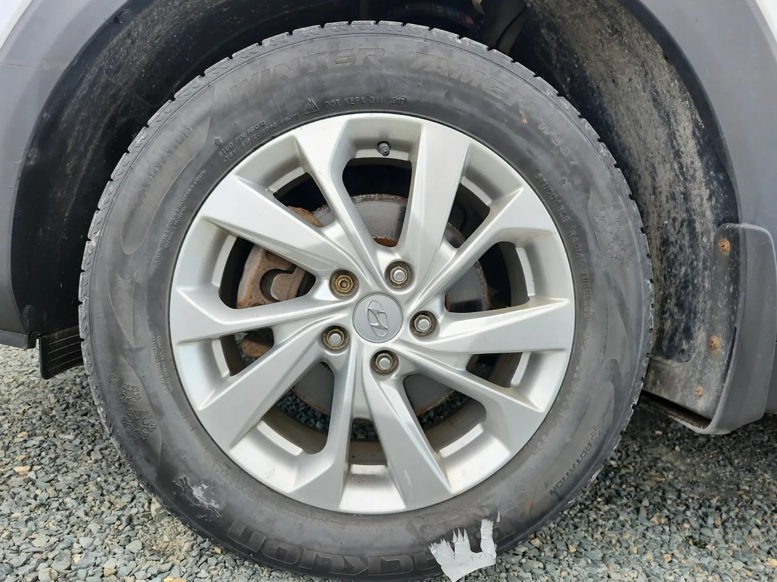 Front driver wheel/tire photo