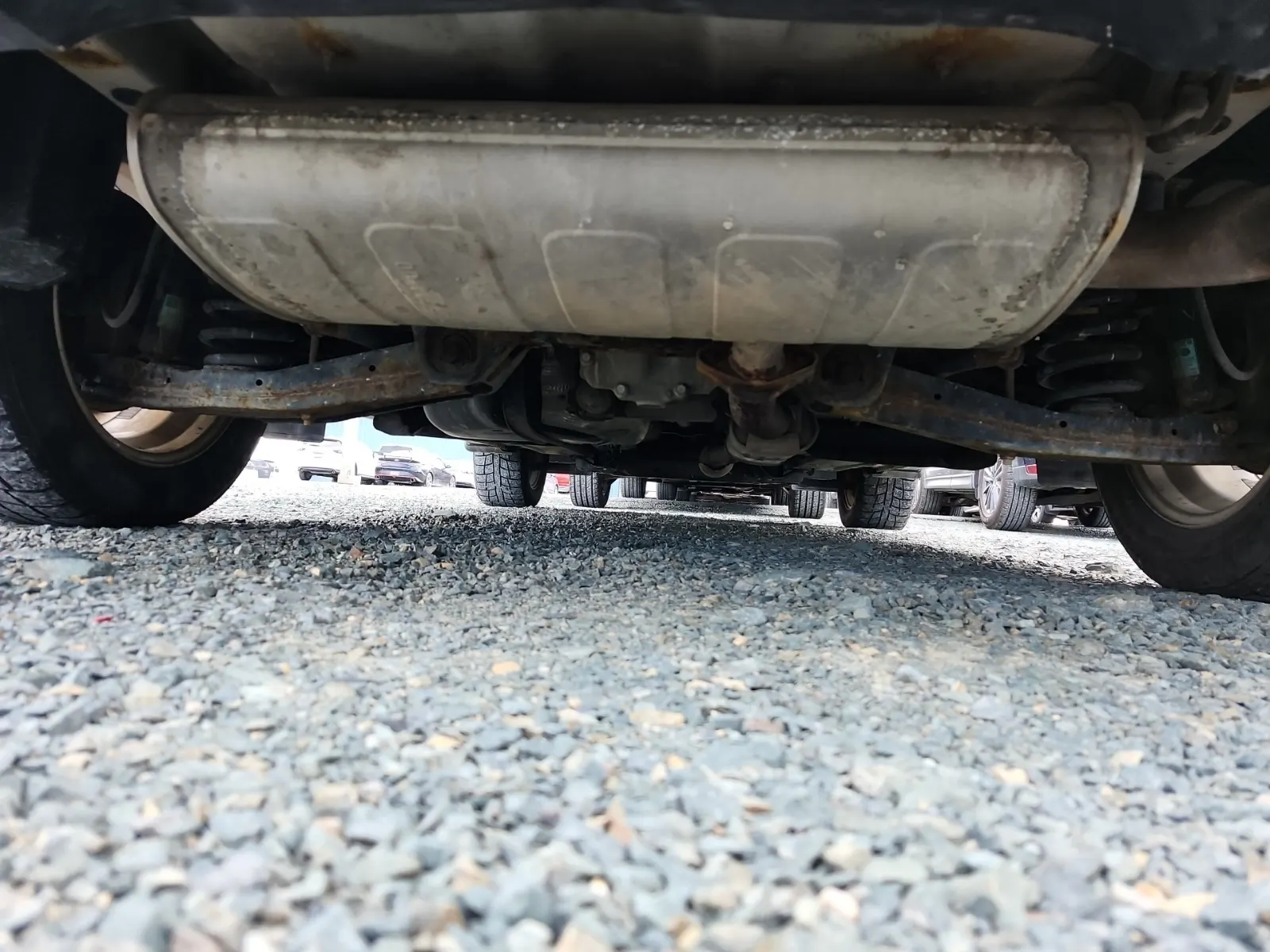 Undercarriage - Rear Photo
