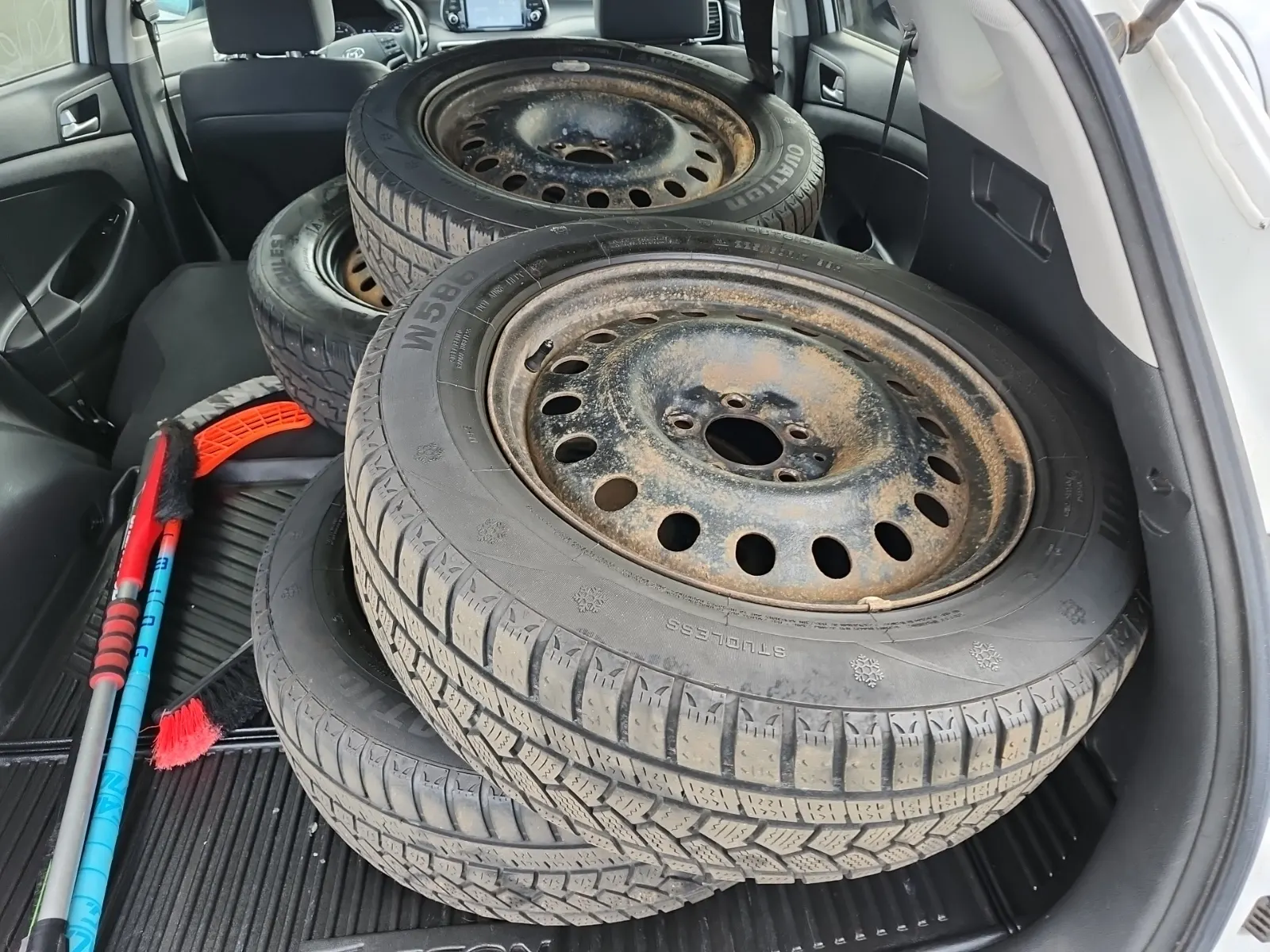 Spare Tire & Wheel Photo