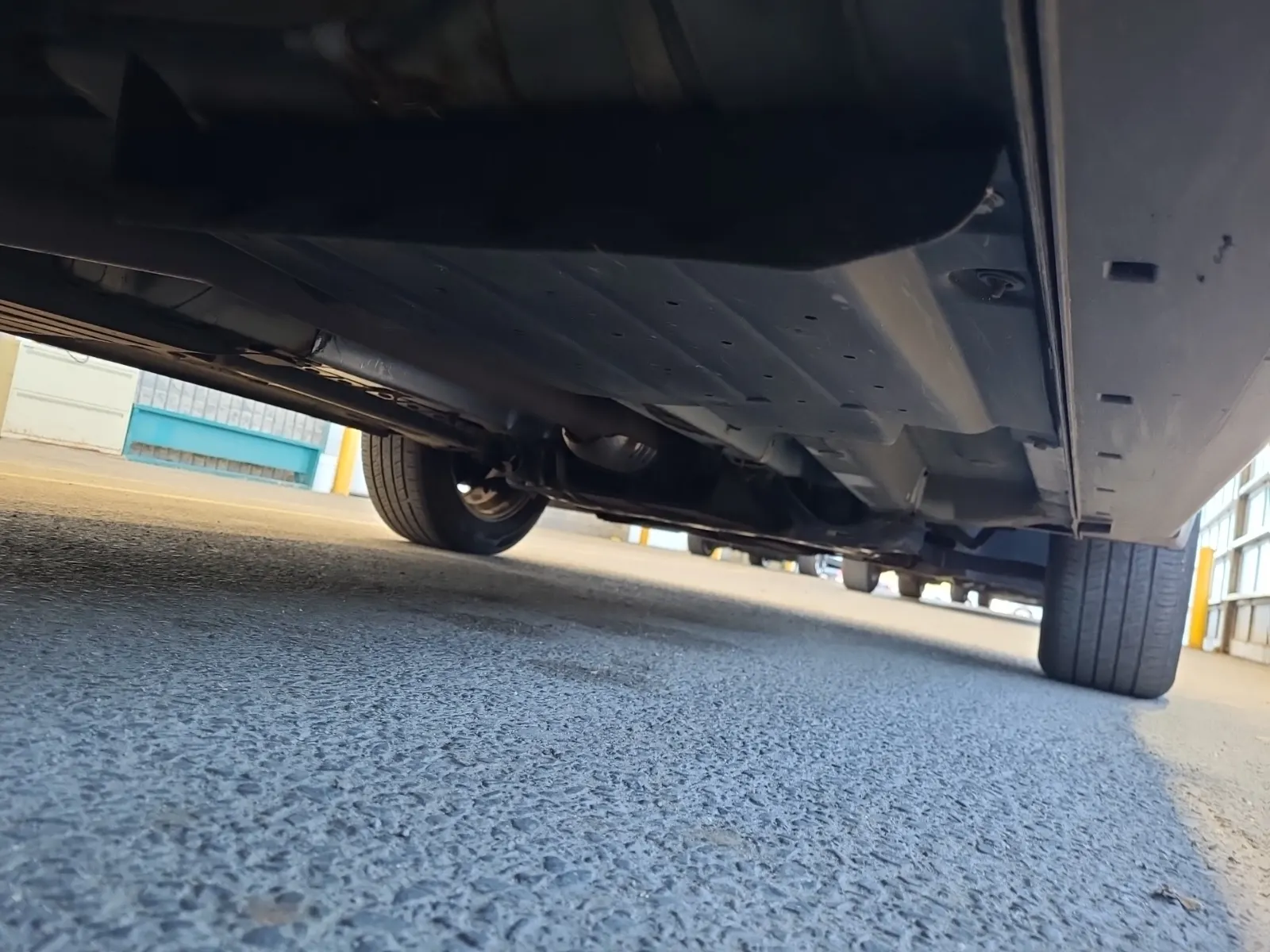 Undercarriage - Passenger Photo
