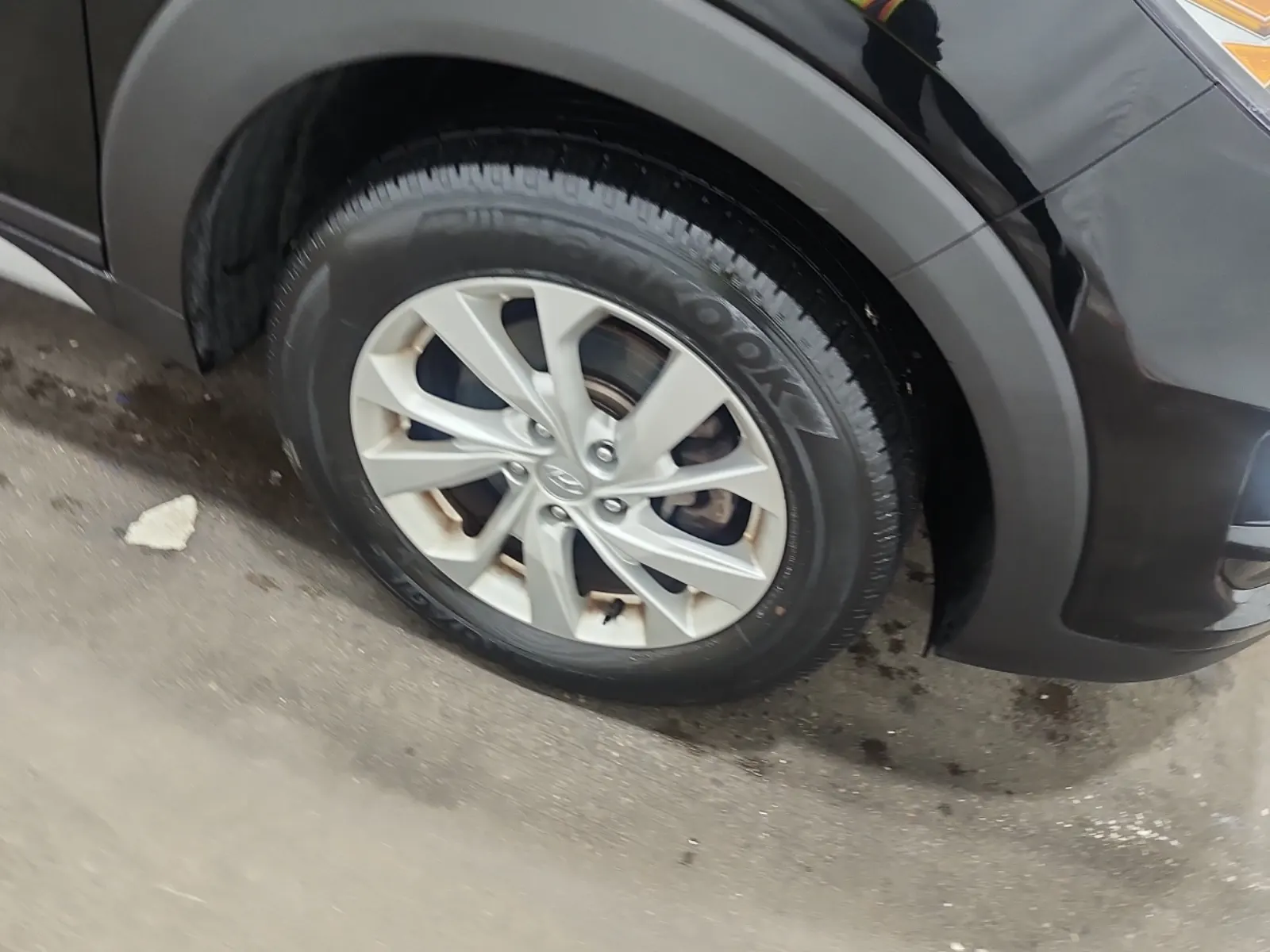 Right Front Wheel/Tire Photo