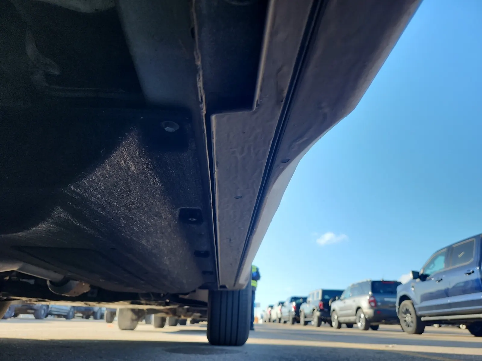 Undercarriage - Passenger Photo