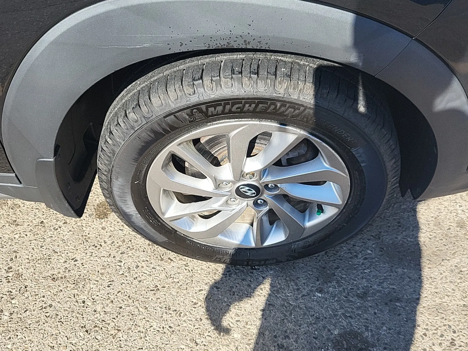 Right Front Wheel/Tire Photo