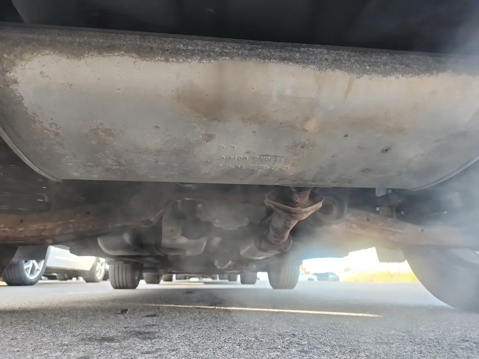 Undercarriage - Rear Photo