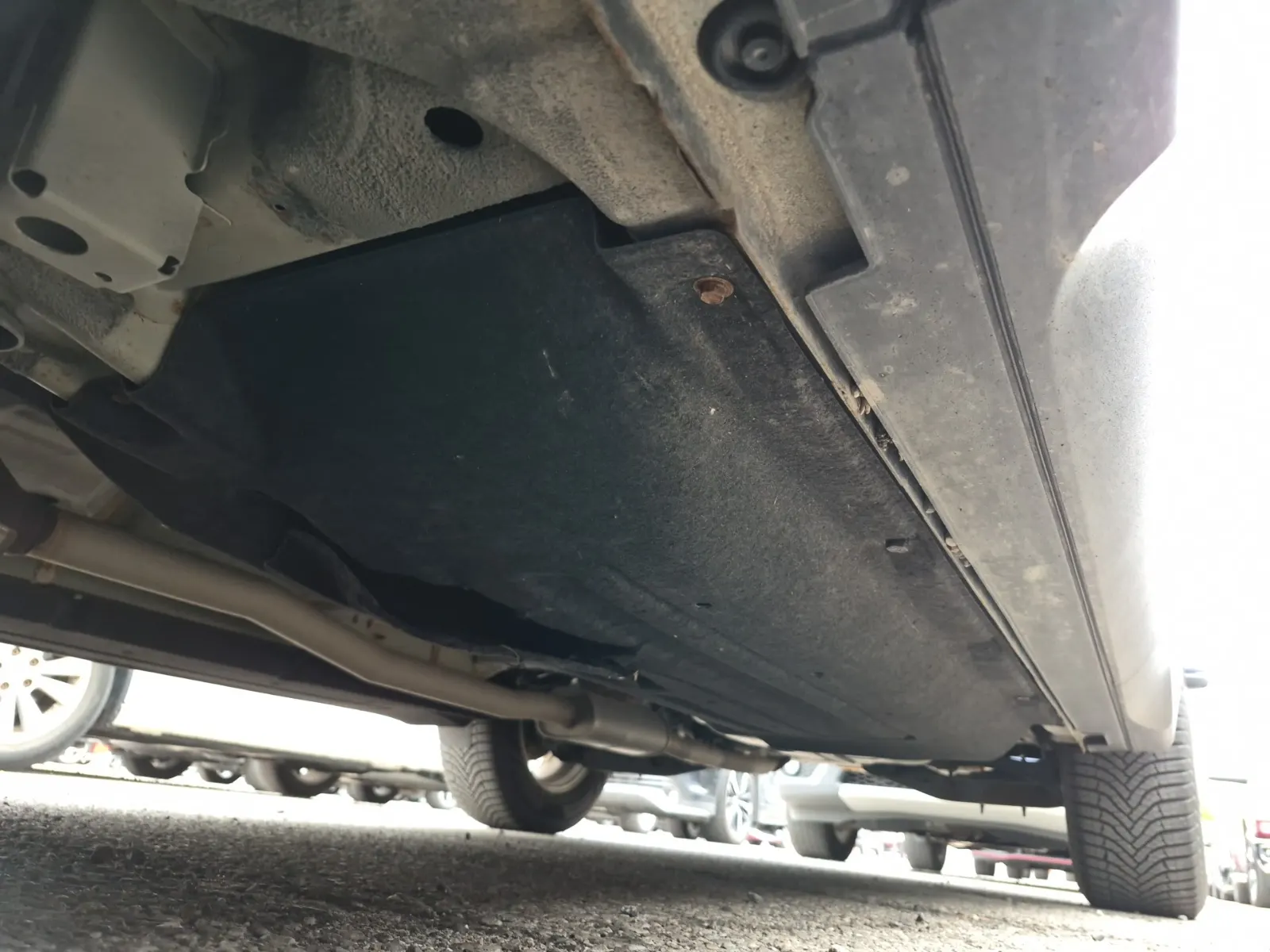 Undercarriage - Driver Photo