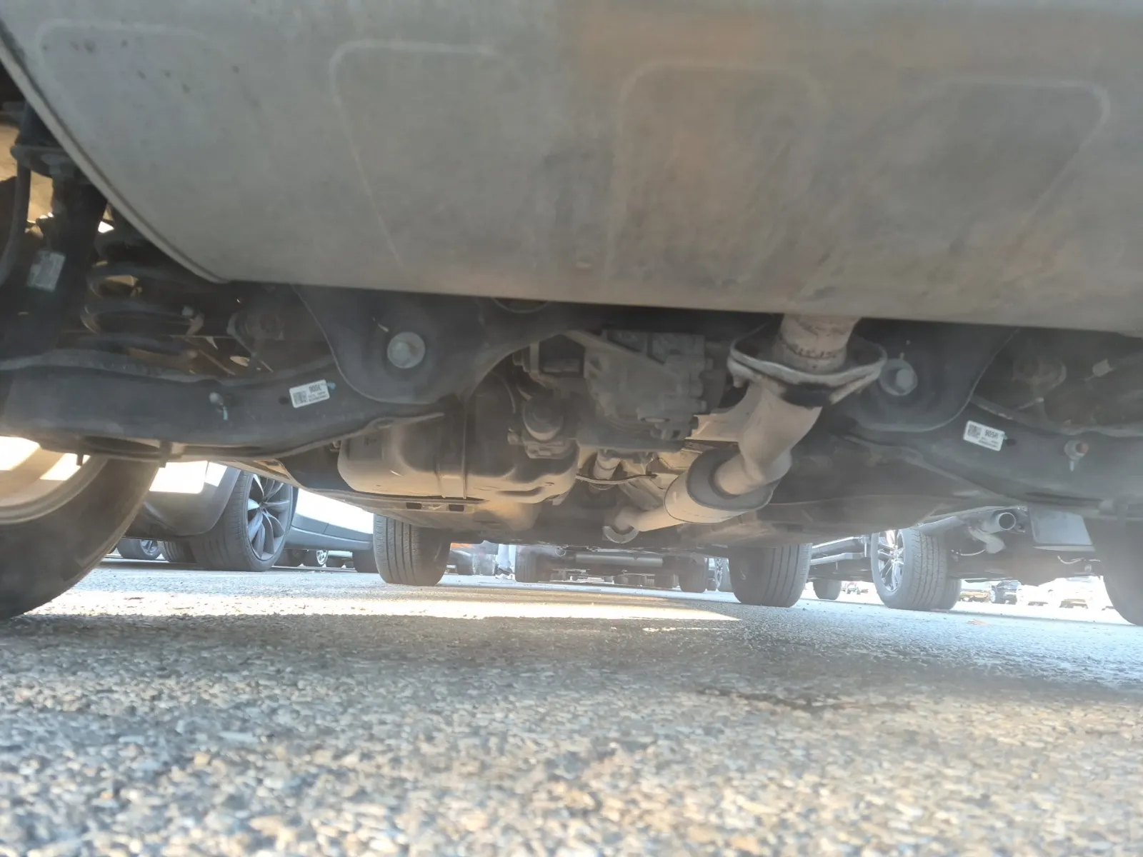 Undercarriage - Rear Photo