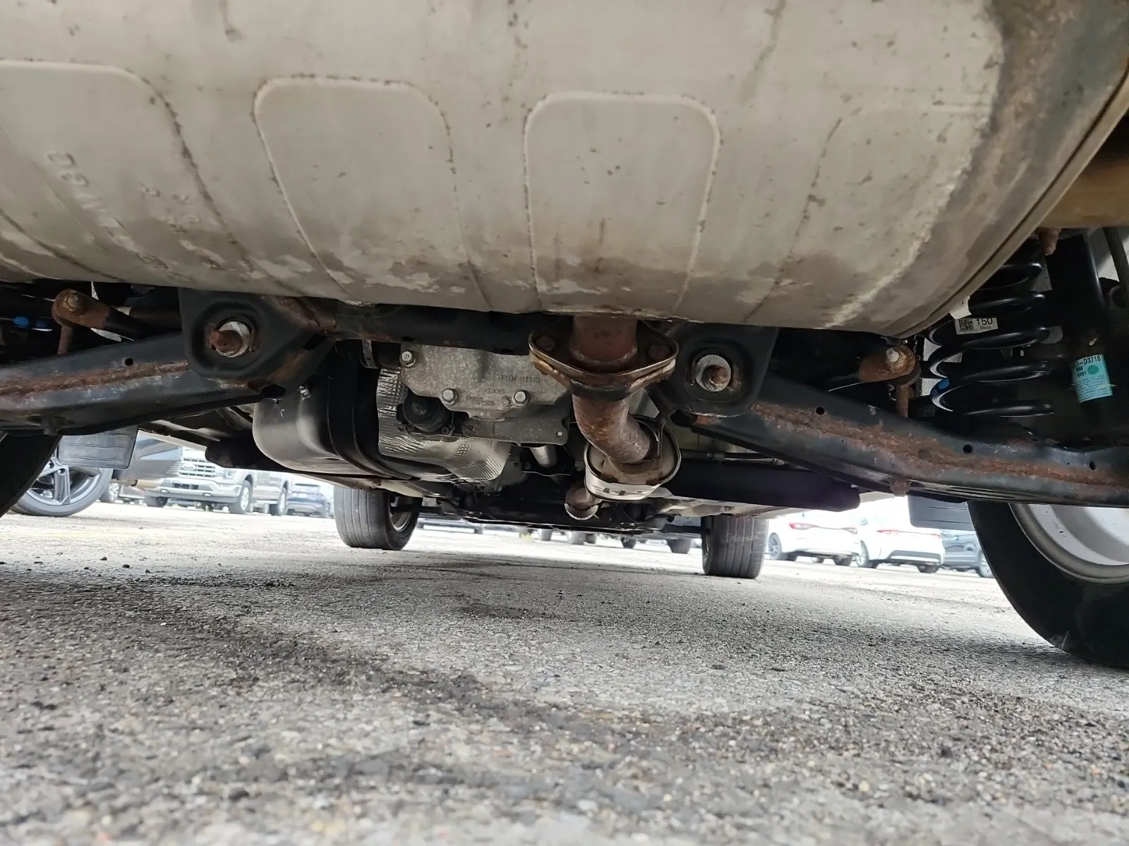 Undercarriage - Rear Photo