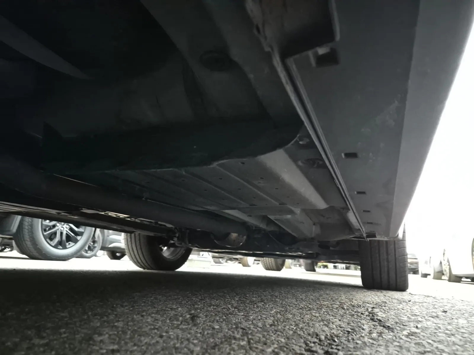 Undercarriage - Passenger Photo