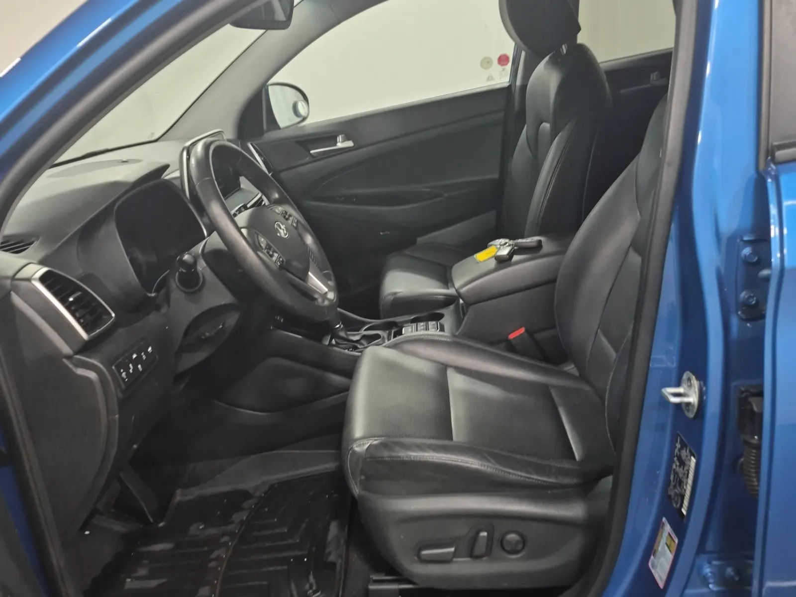 Front Interior Photo