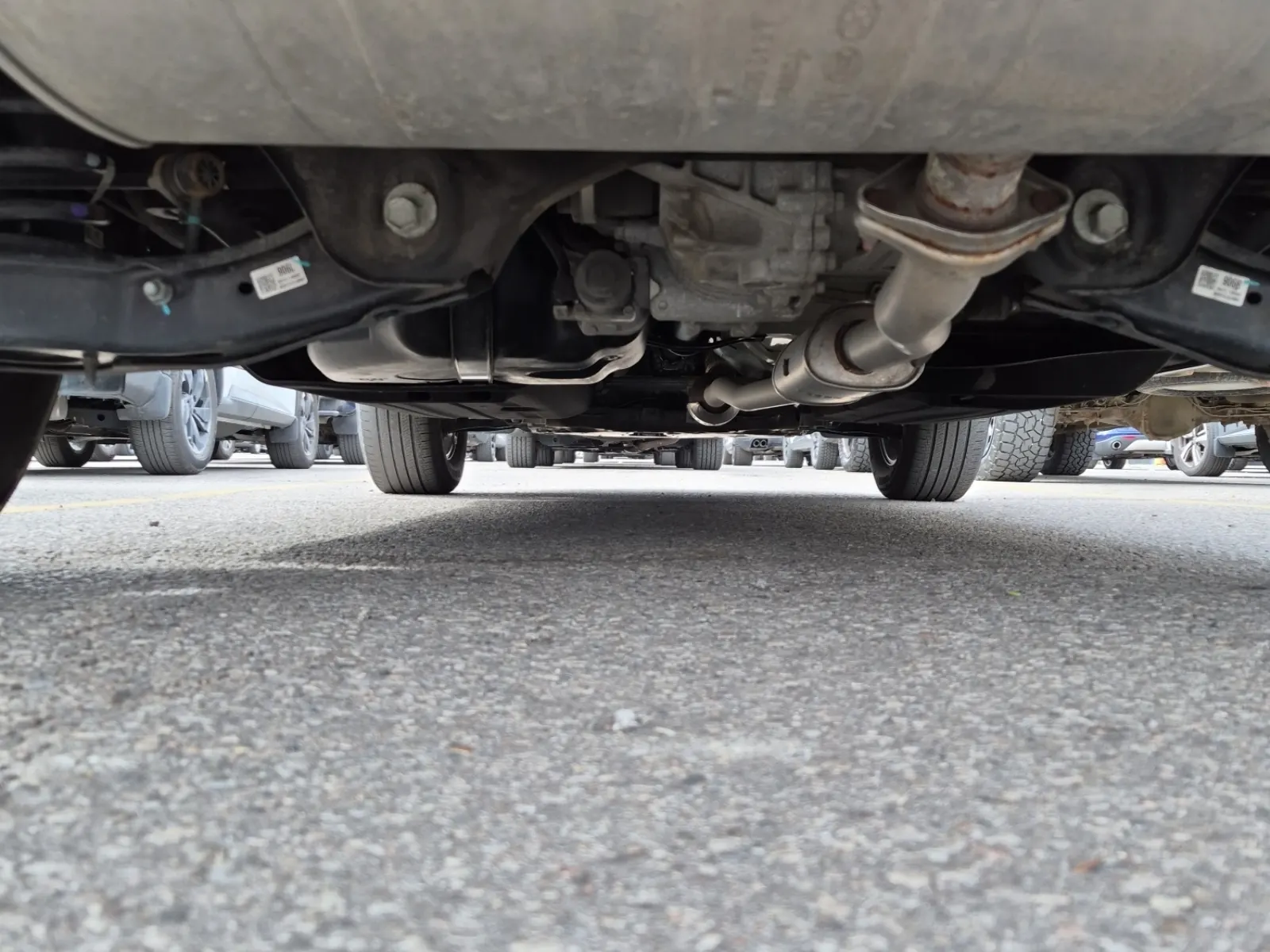 Undercarriage - Rear Photo