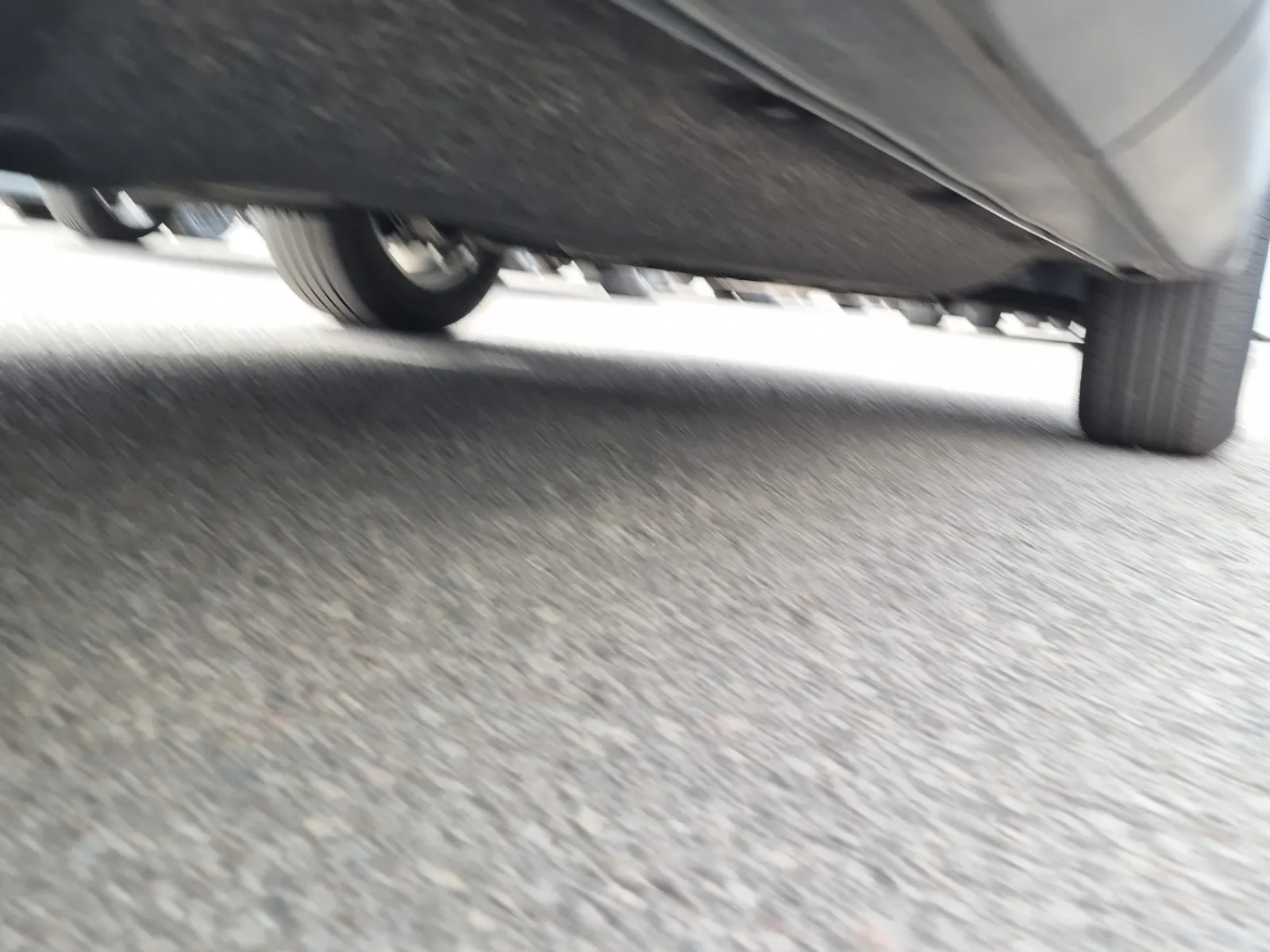 Undercarriage - Passenger Photo