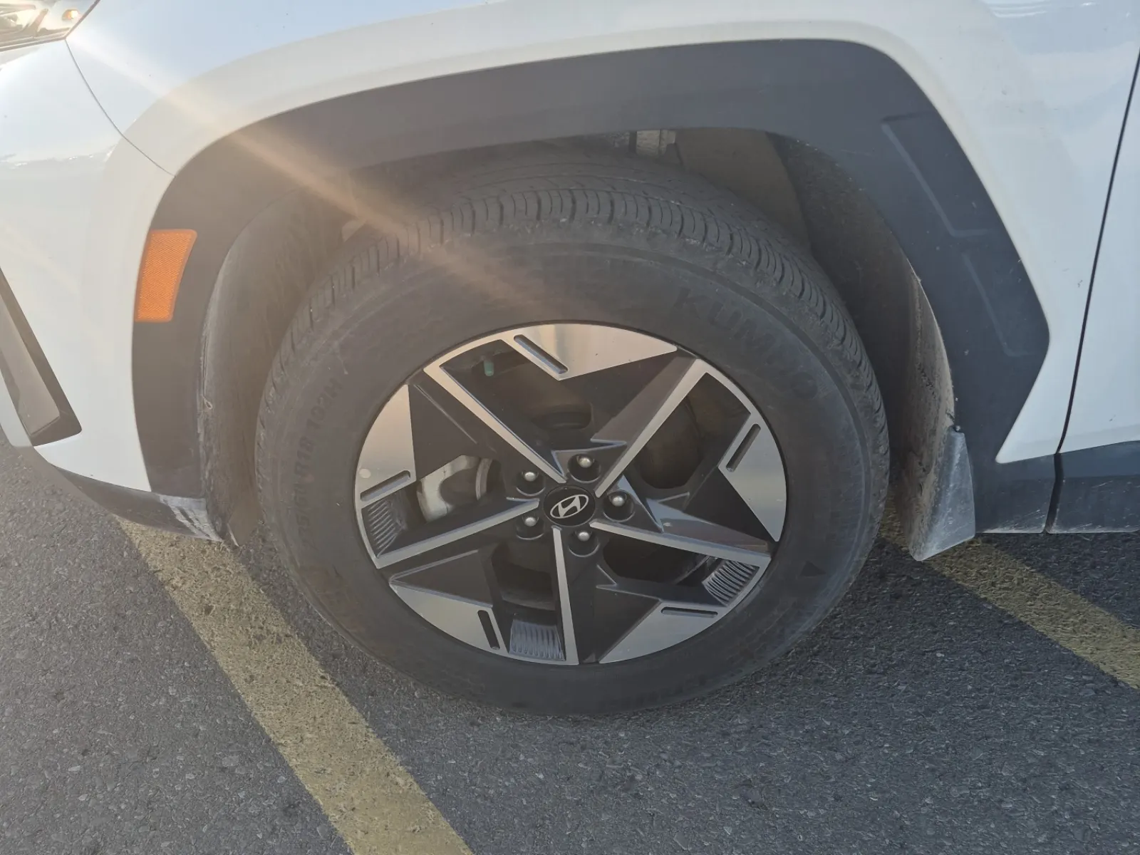 Front driver wheel/tire photo