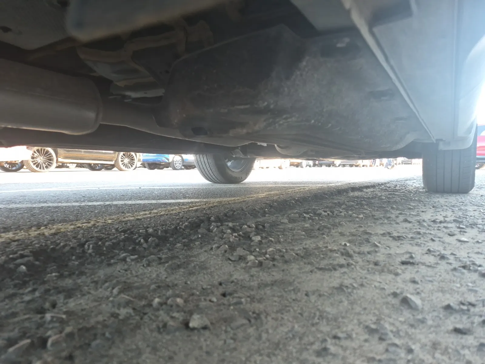 Undercarriage - Passenger Photo