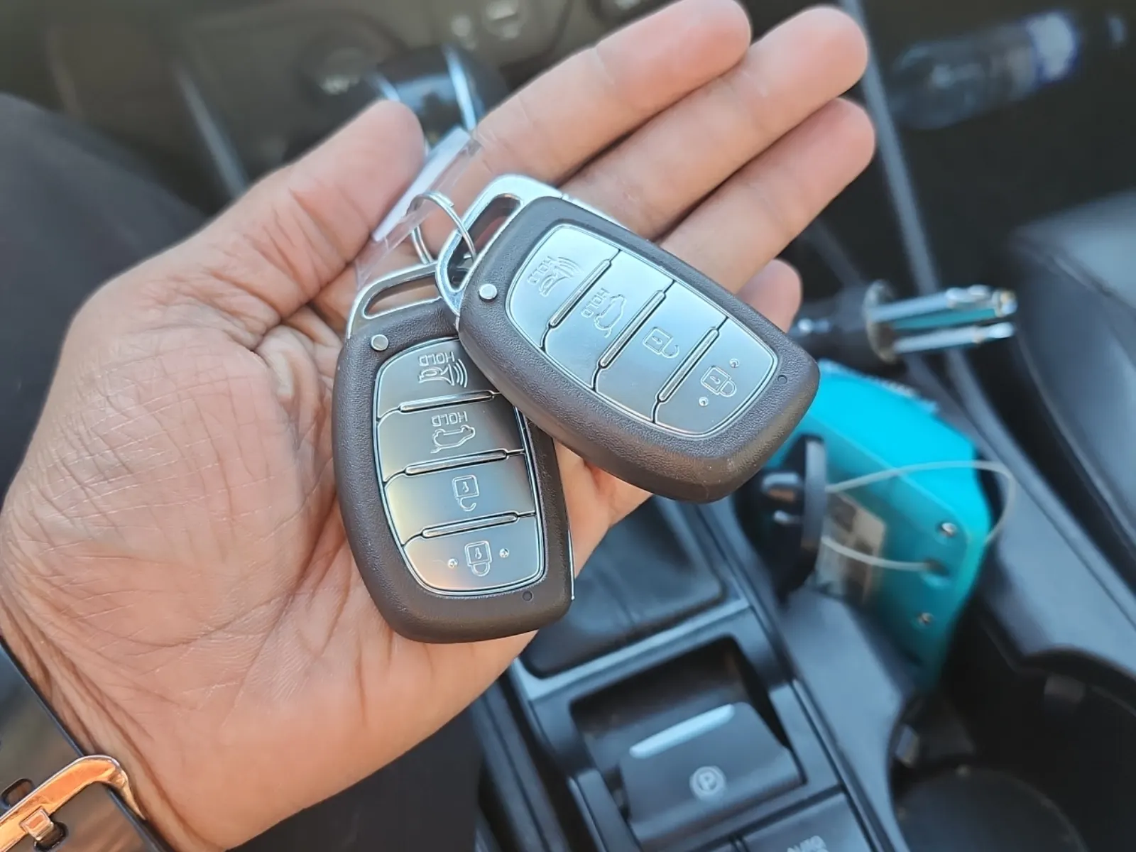 Keys/Fobs/Manual Photo