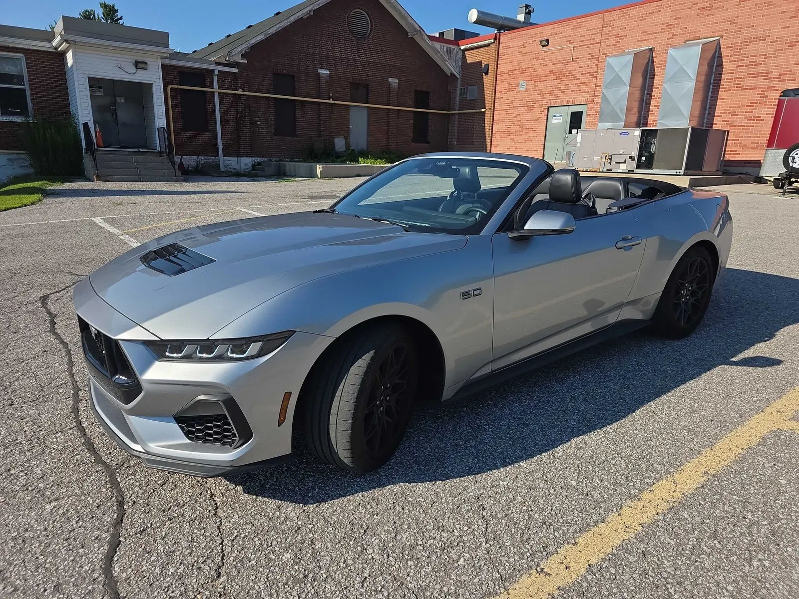 3/4 Front (Main image)