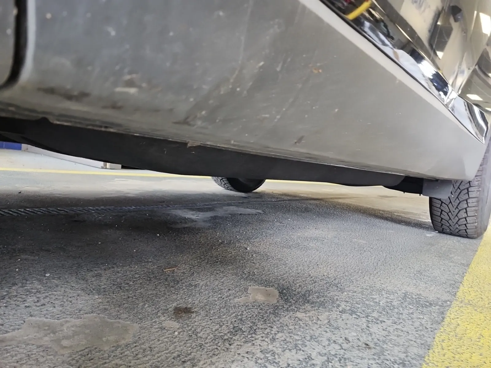 Undercarriage - Driver Photo