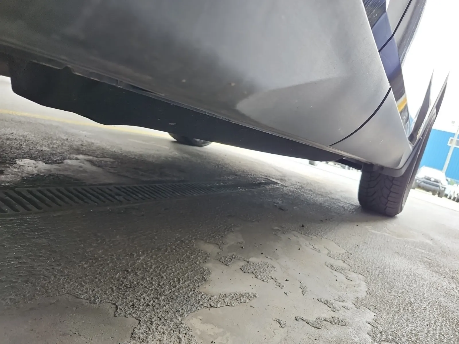 Undercarriage - Passenger Photo