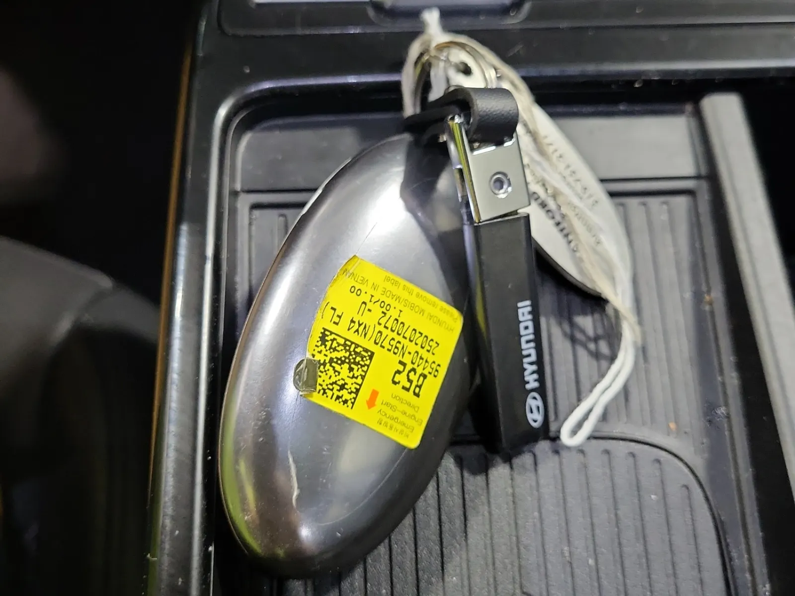 Keys/Fobs/Manual Photo