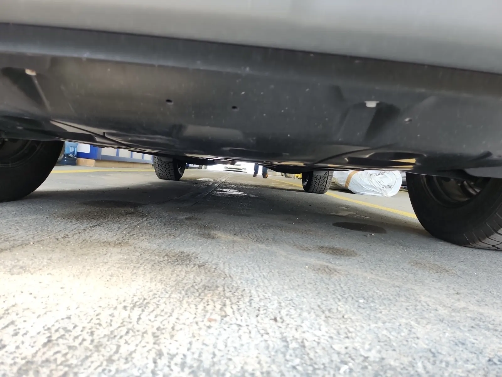 Undercarriage - Front Photo