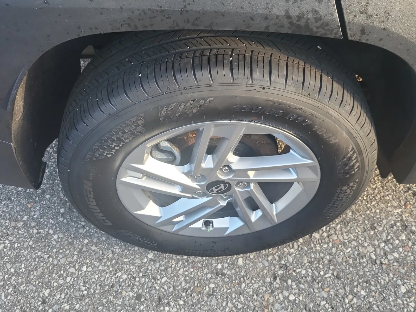 Right Rear Wheel/Tire Photo