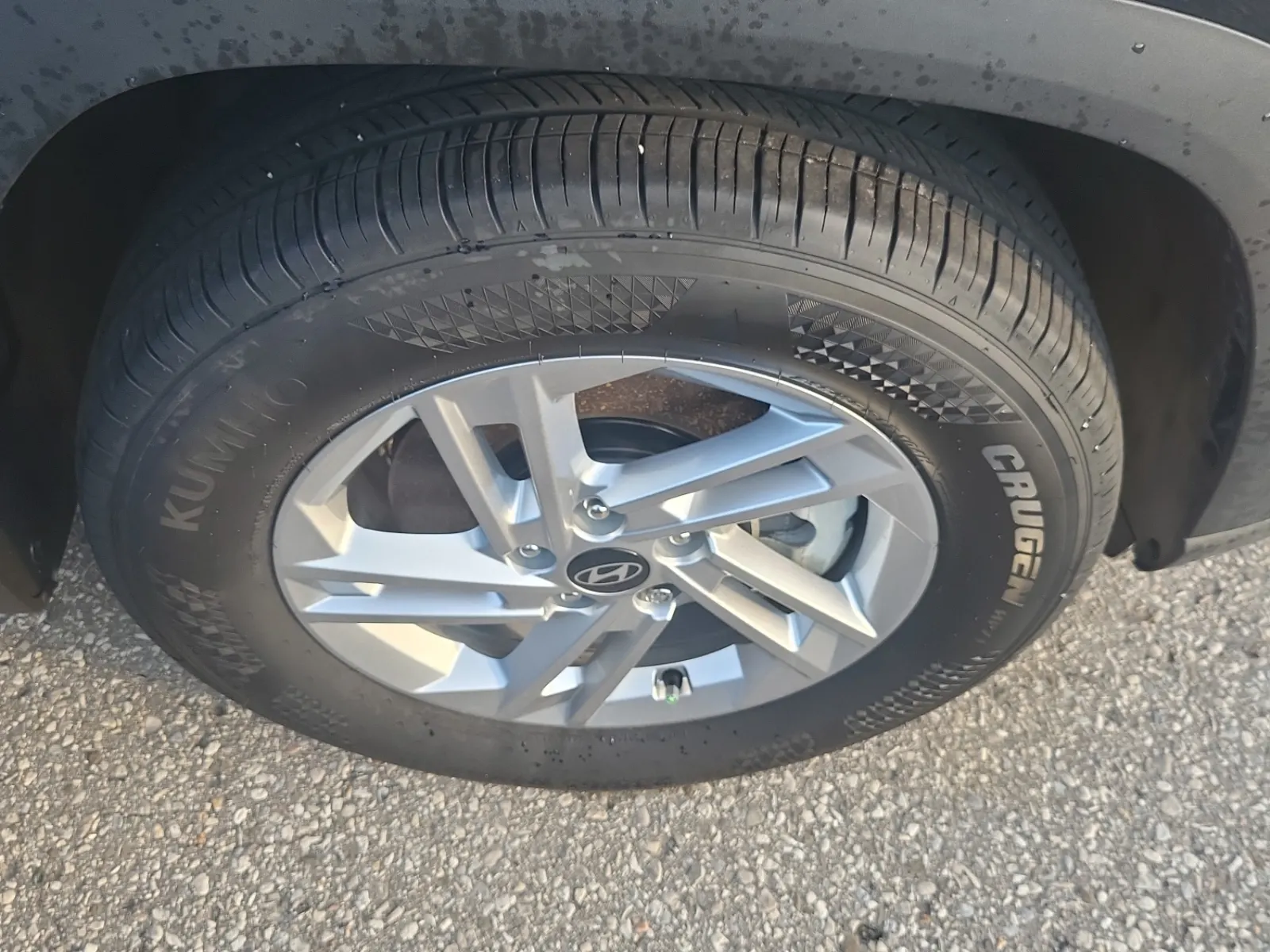 Right Front Wheel/Tire Photo