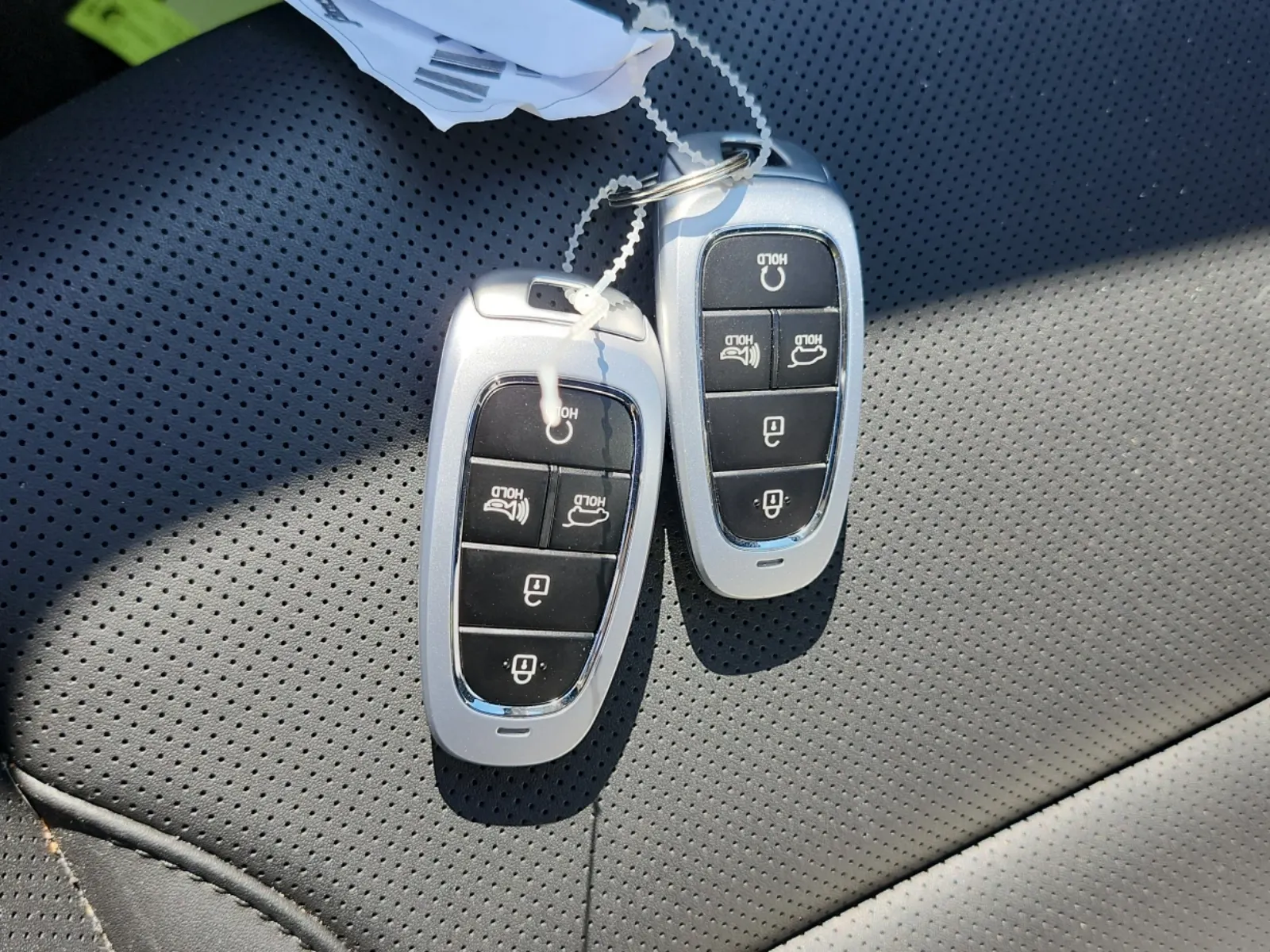 Keys/Fobs/Manual Photo