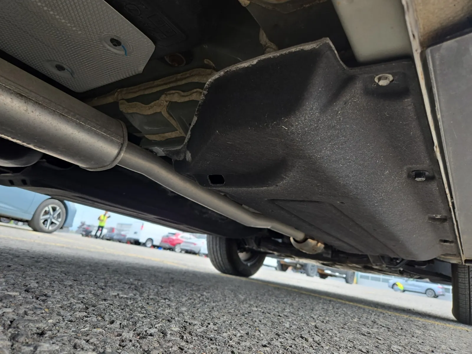 Undercarriage - Passenger Photo