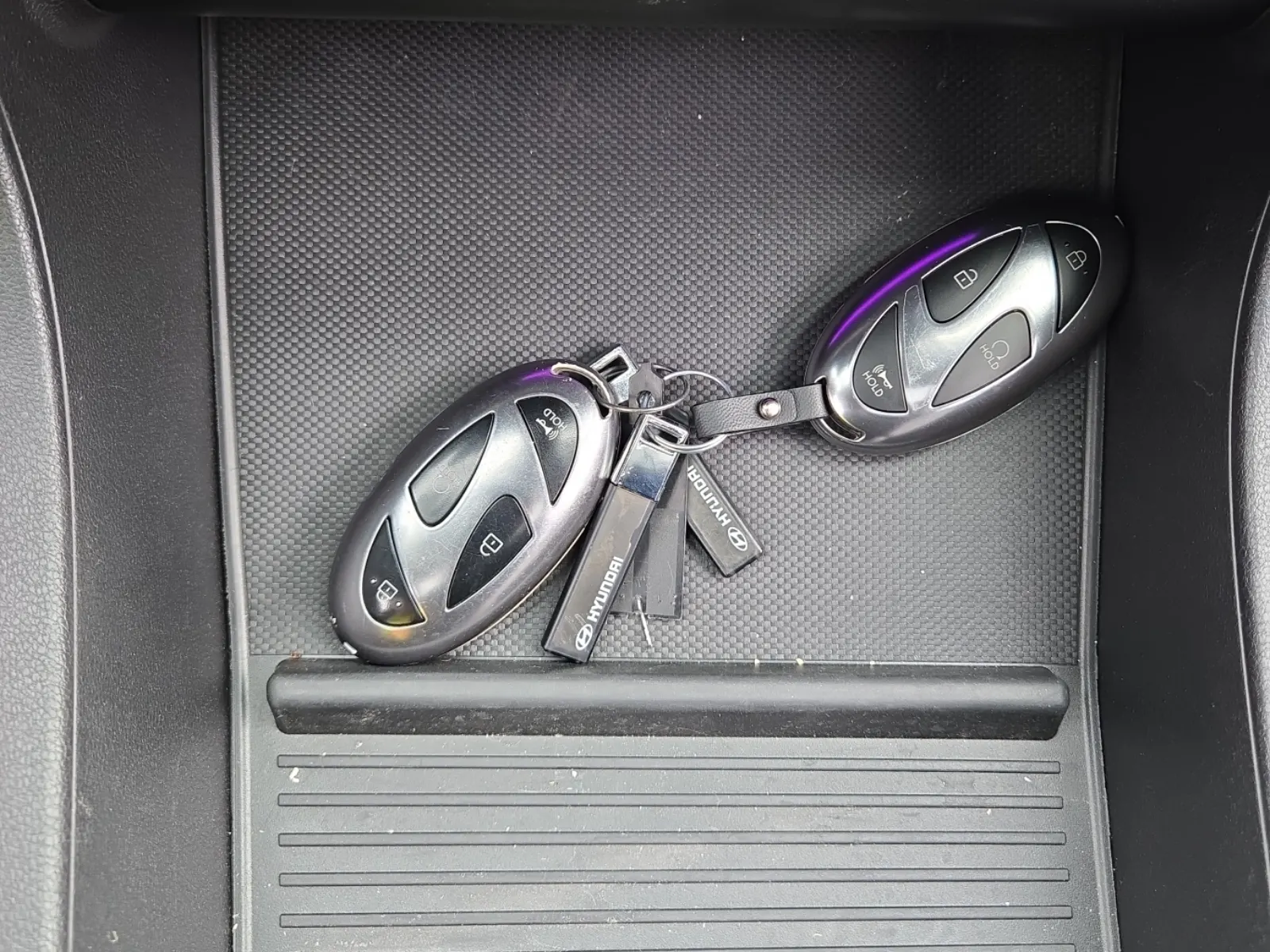 Keys/Fobs/Manual Photo
