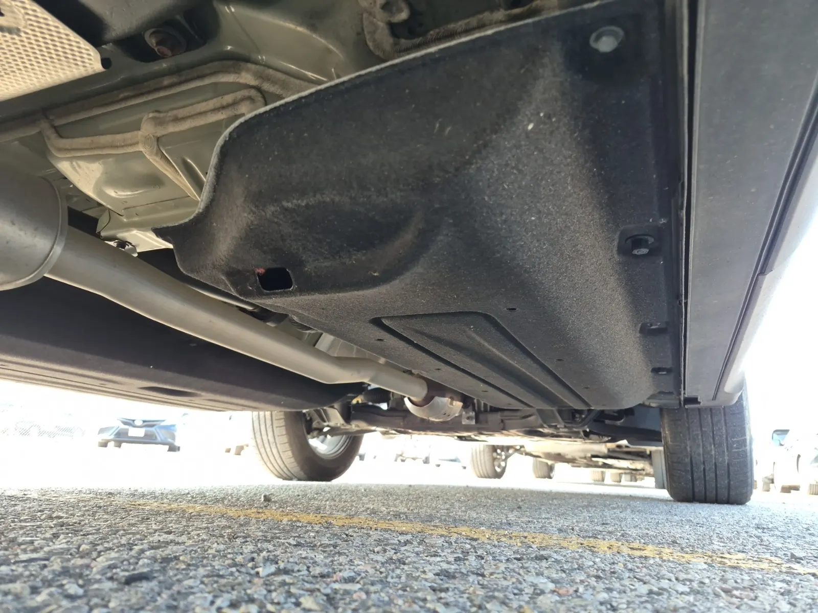 Undercarriage - Passenger Photo