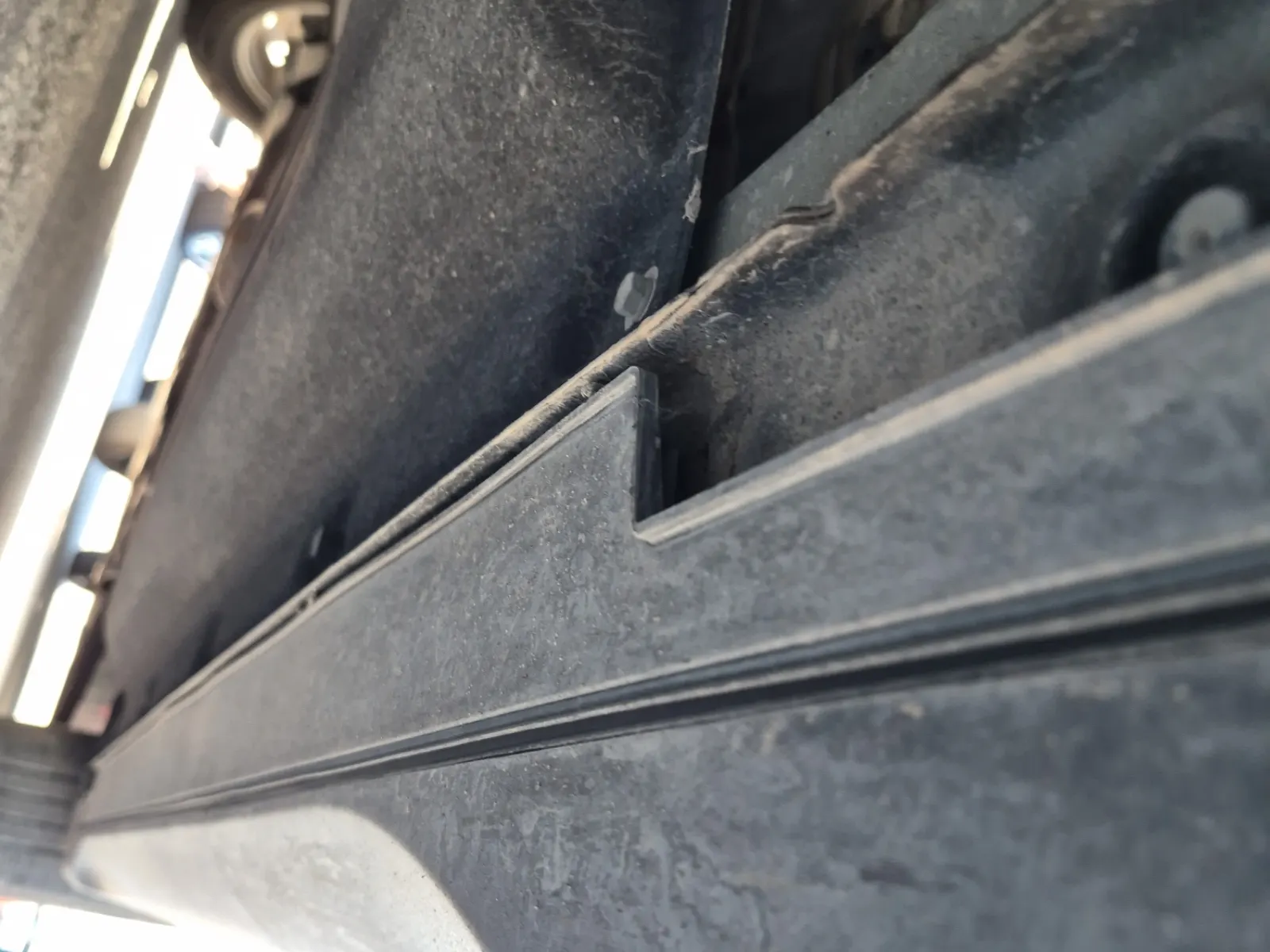 Undercarriage - Passenger Photo