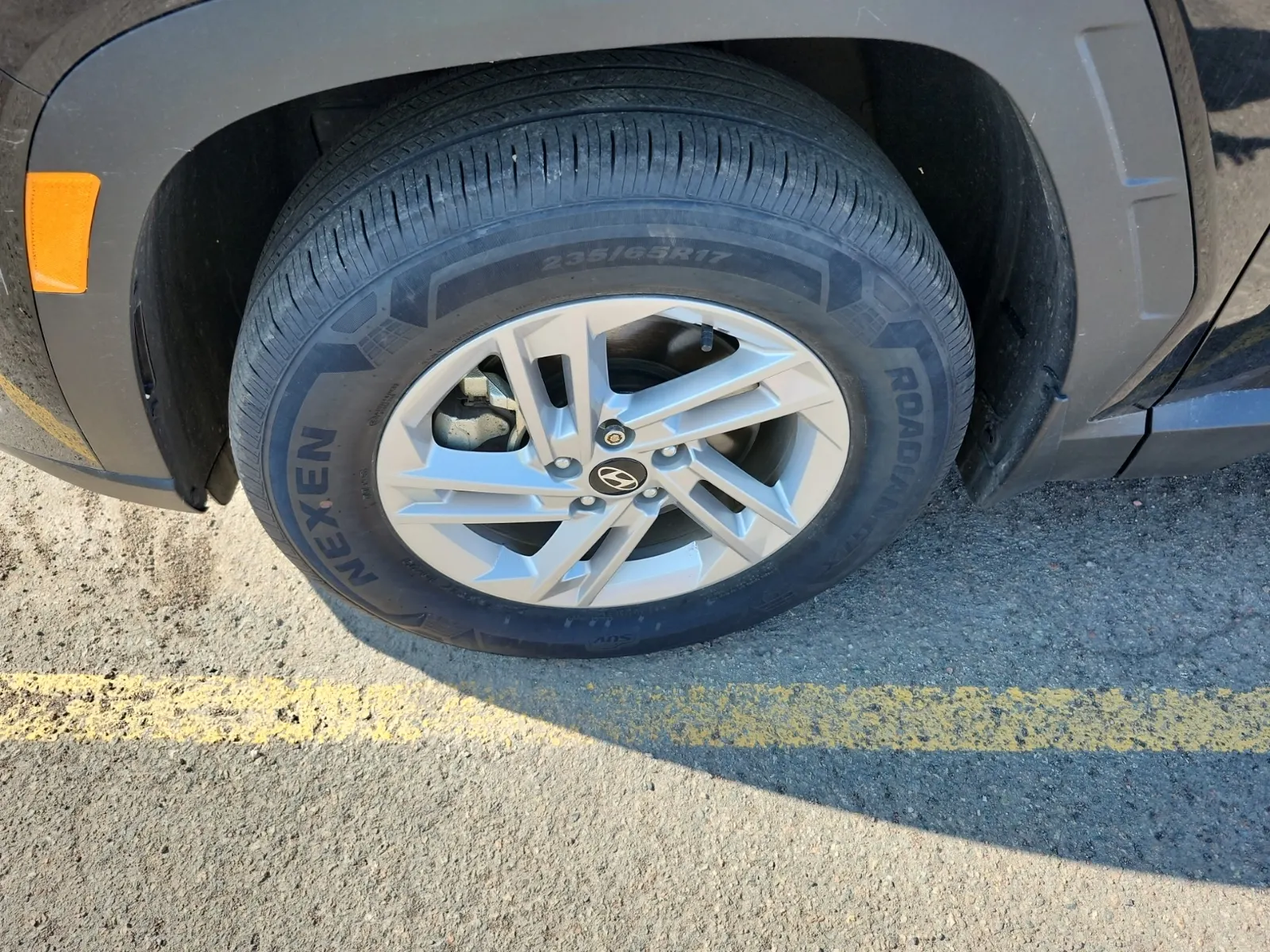 Front driver wheel/tire photo