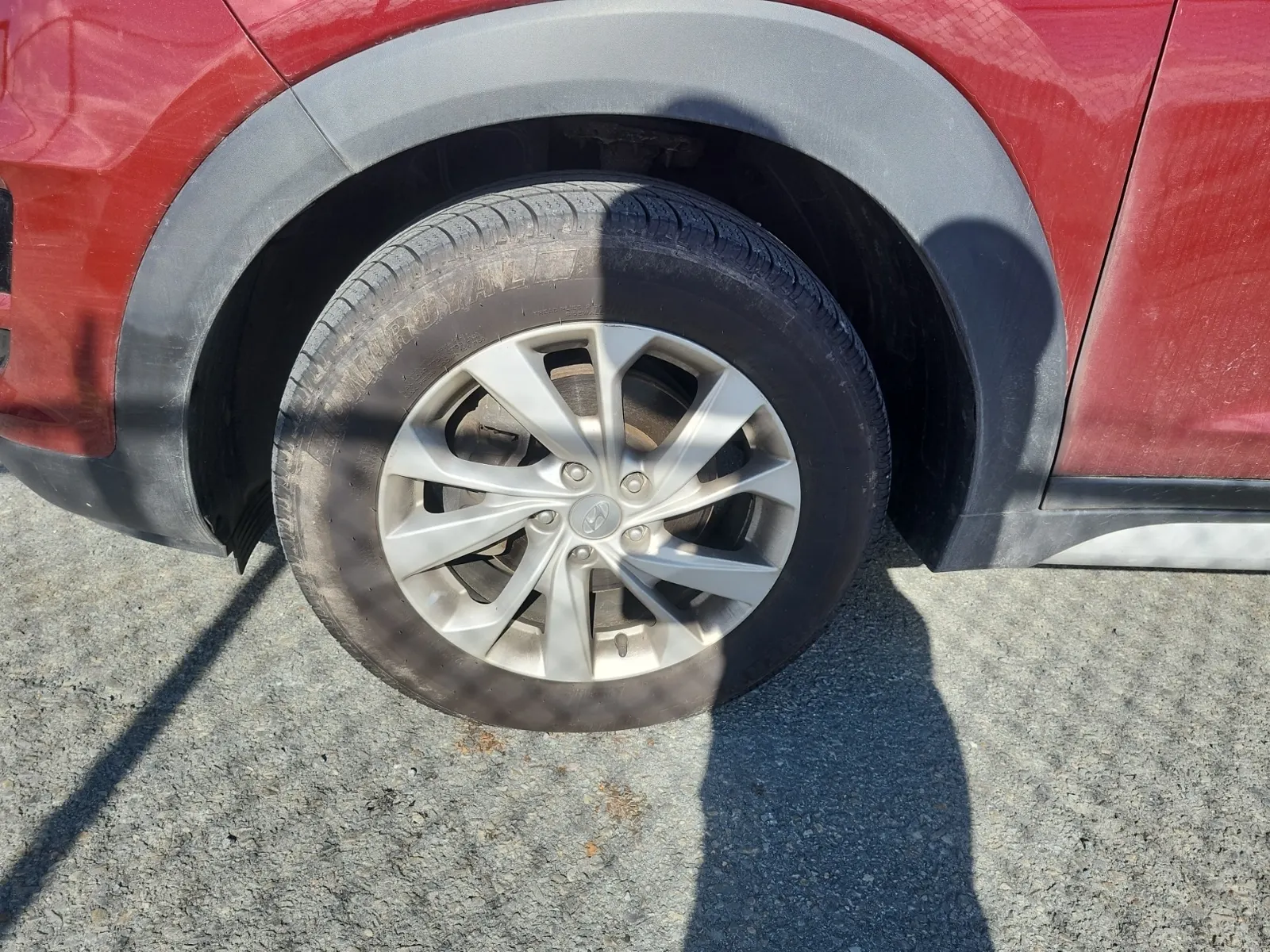 Front driver wheel/tire photo