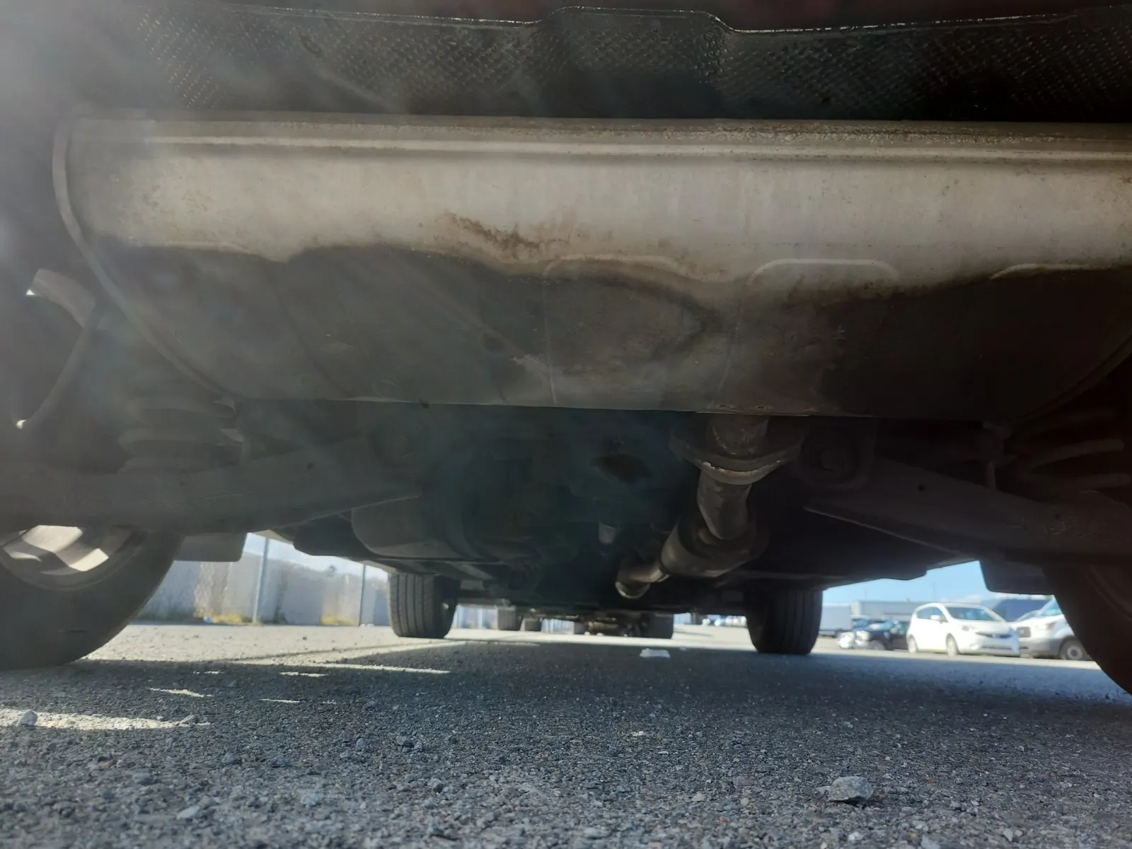 Undercarriage - Rear Photo