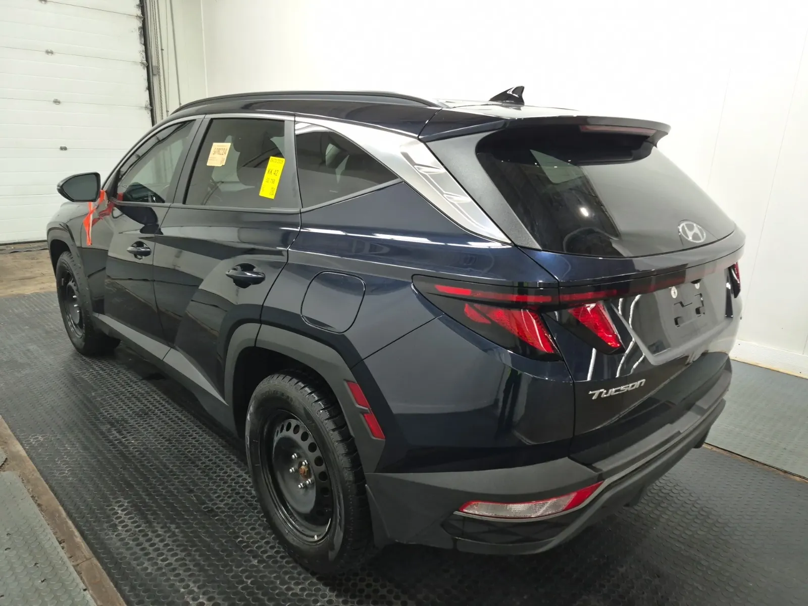 Driver Rear 3/4 Photo