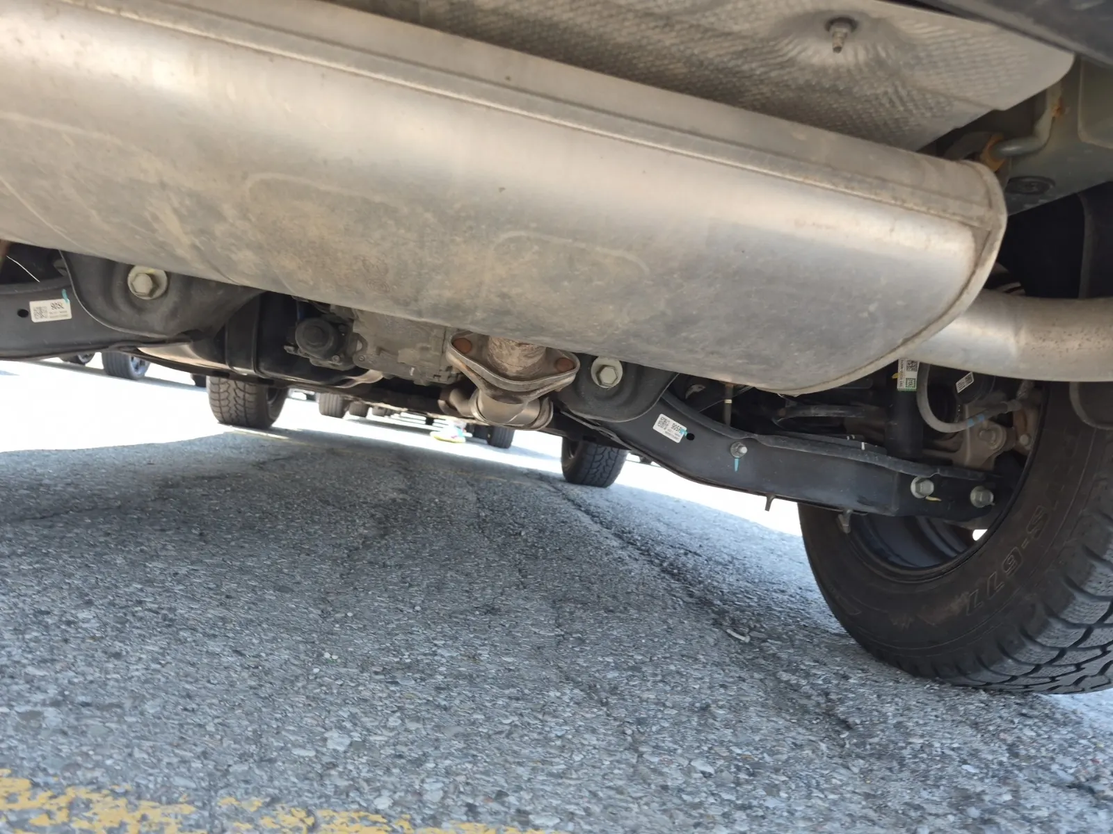 Undercarriage - Rear Photo