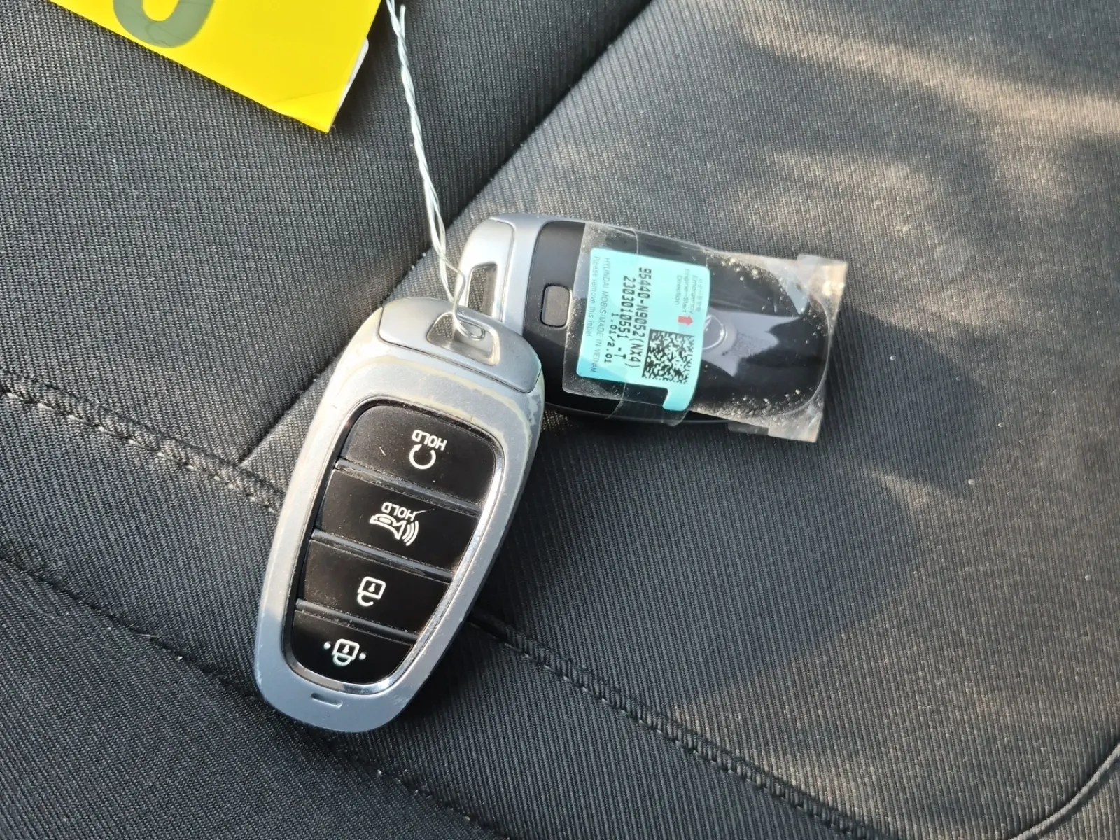 Keys/Fobs/Manual Photo