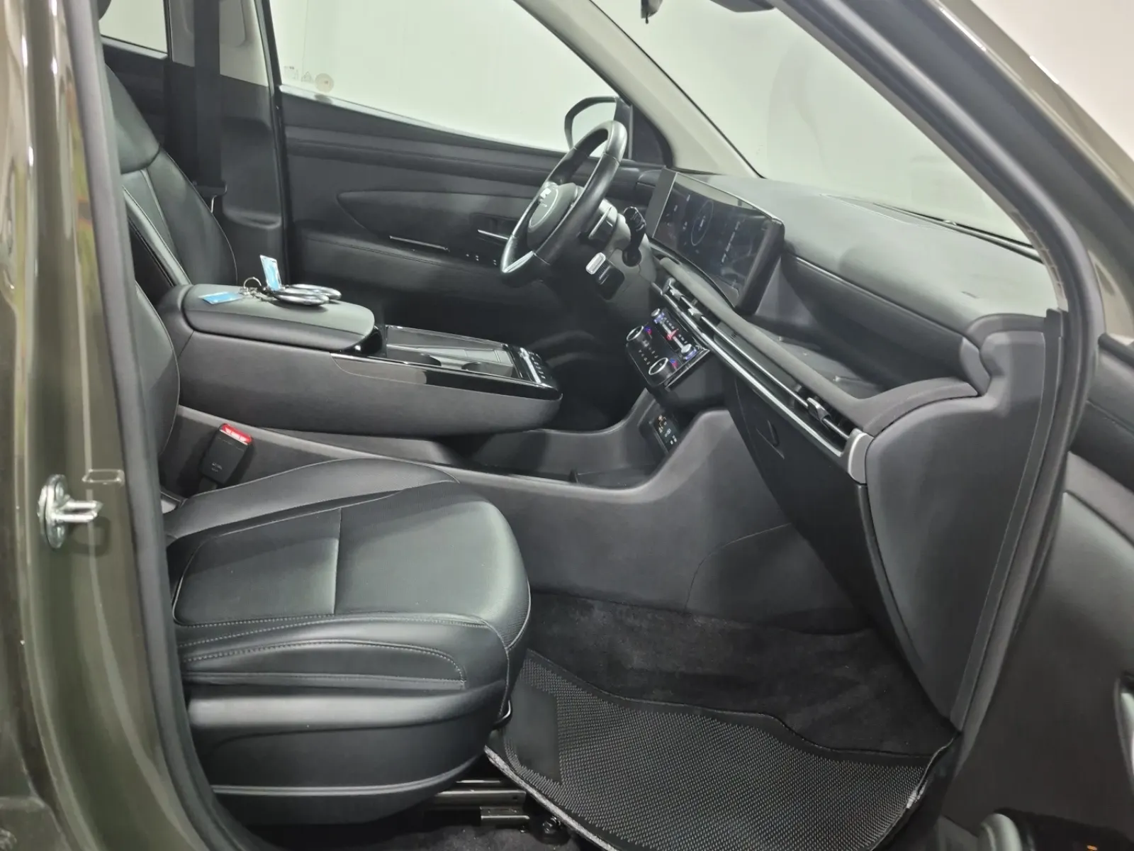 Right Side Interior Photo