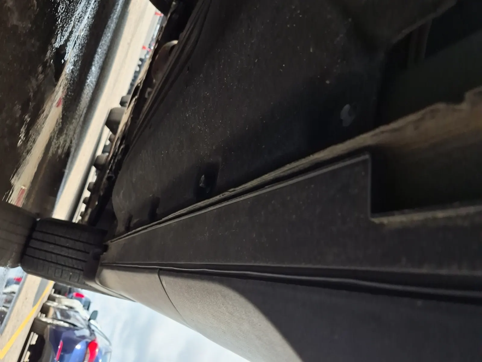 Undercarriage - Passenger Photo