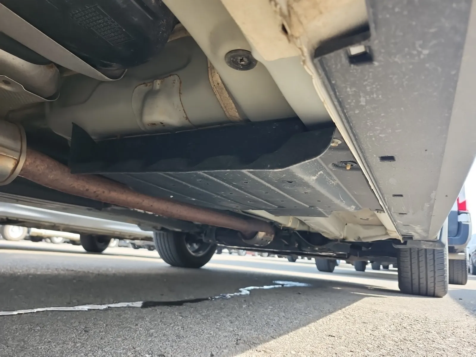 Undercarriage - Passenger Photo