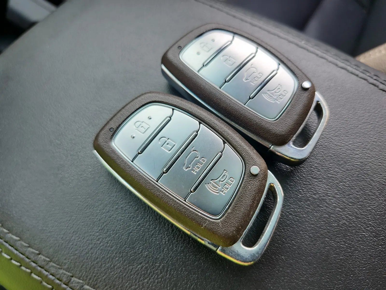 Keys/Fobs/Manual Photo