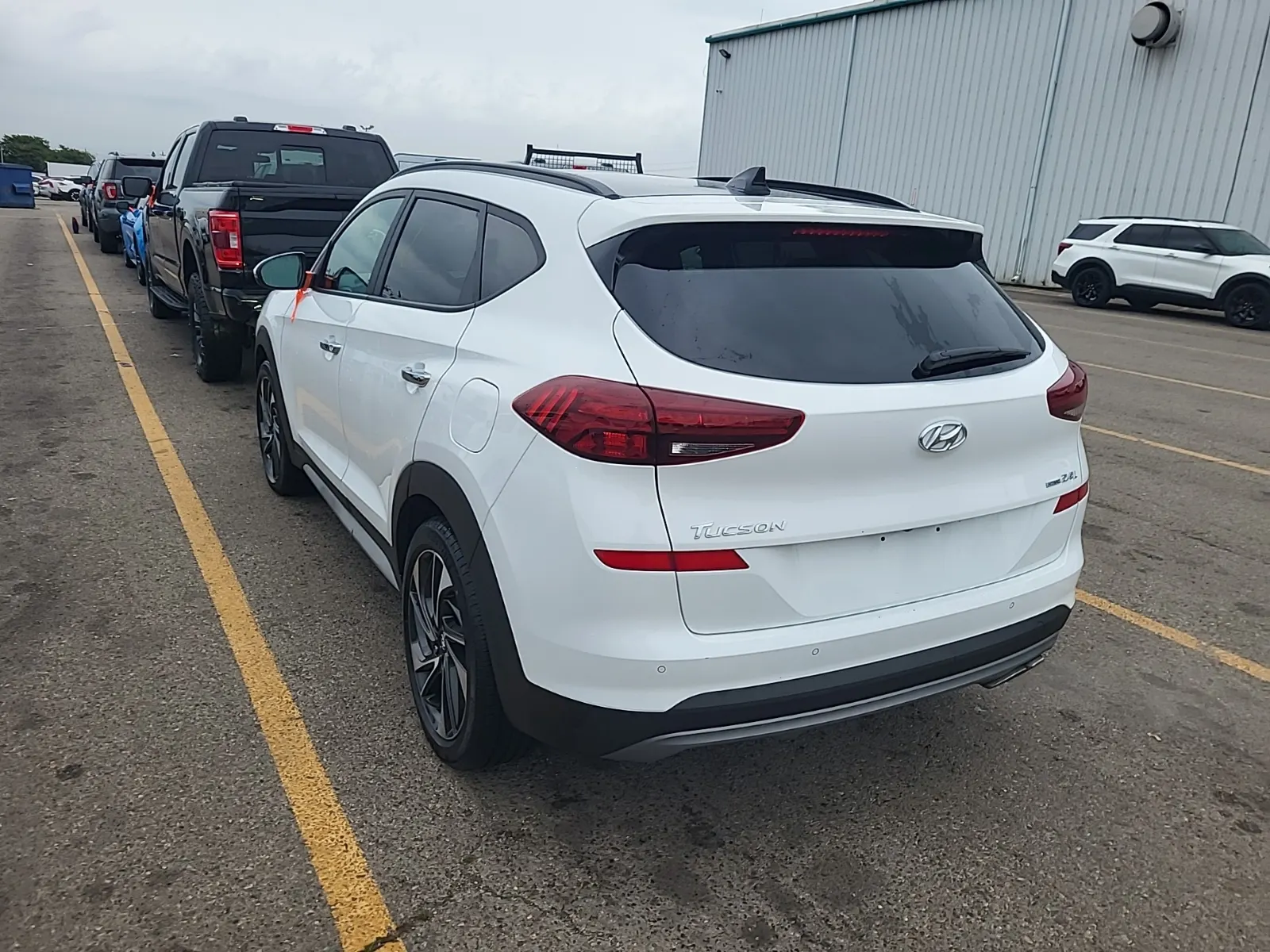 Driver Rear 3/4 Photo