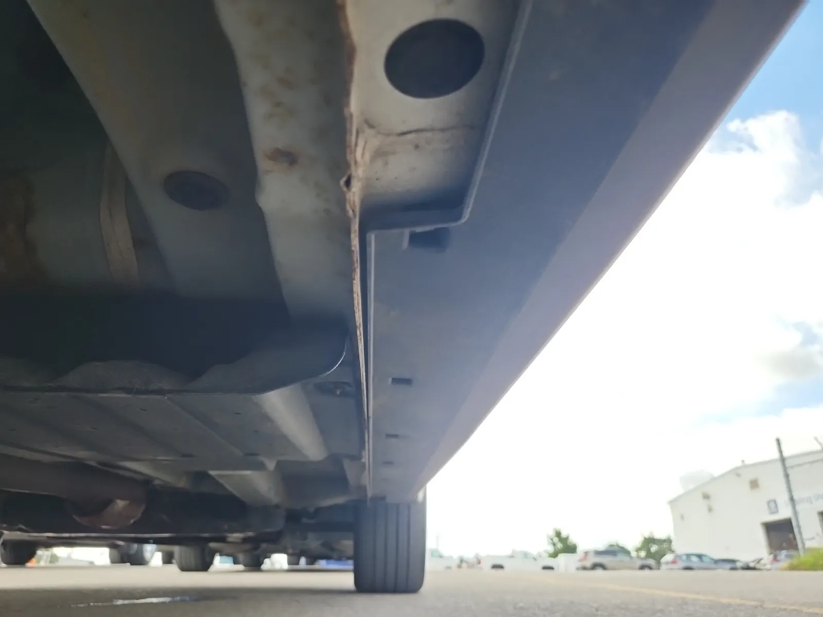 Undercarriage - Passenger Photo